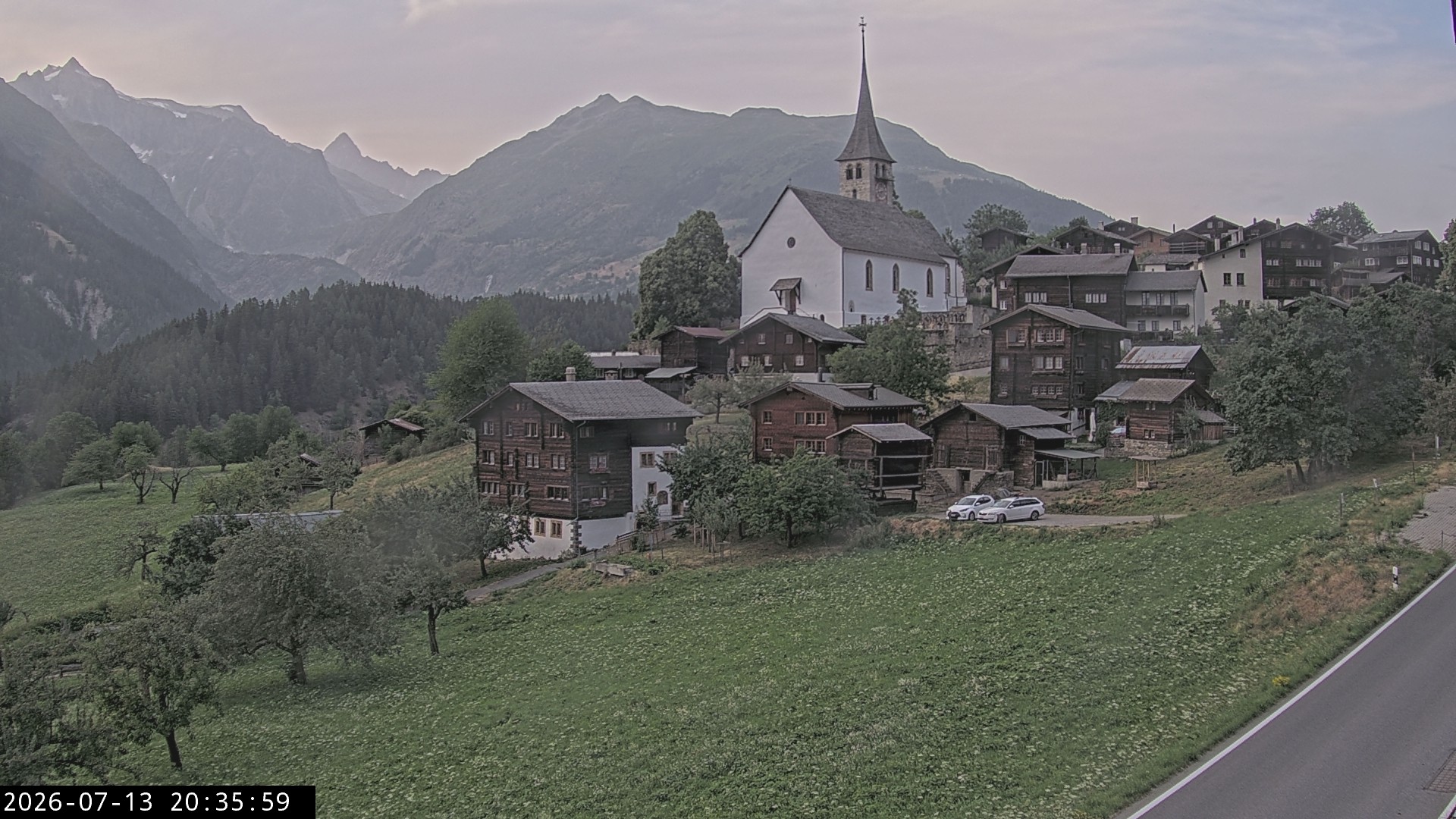 Archived image Webcam Ernen - Church