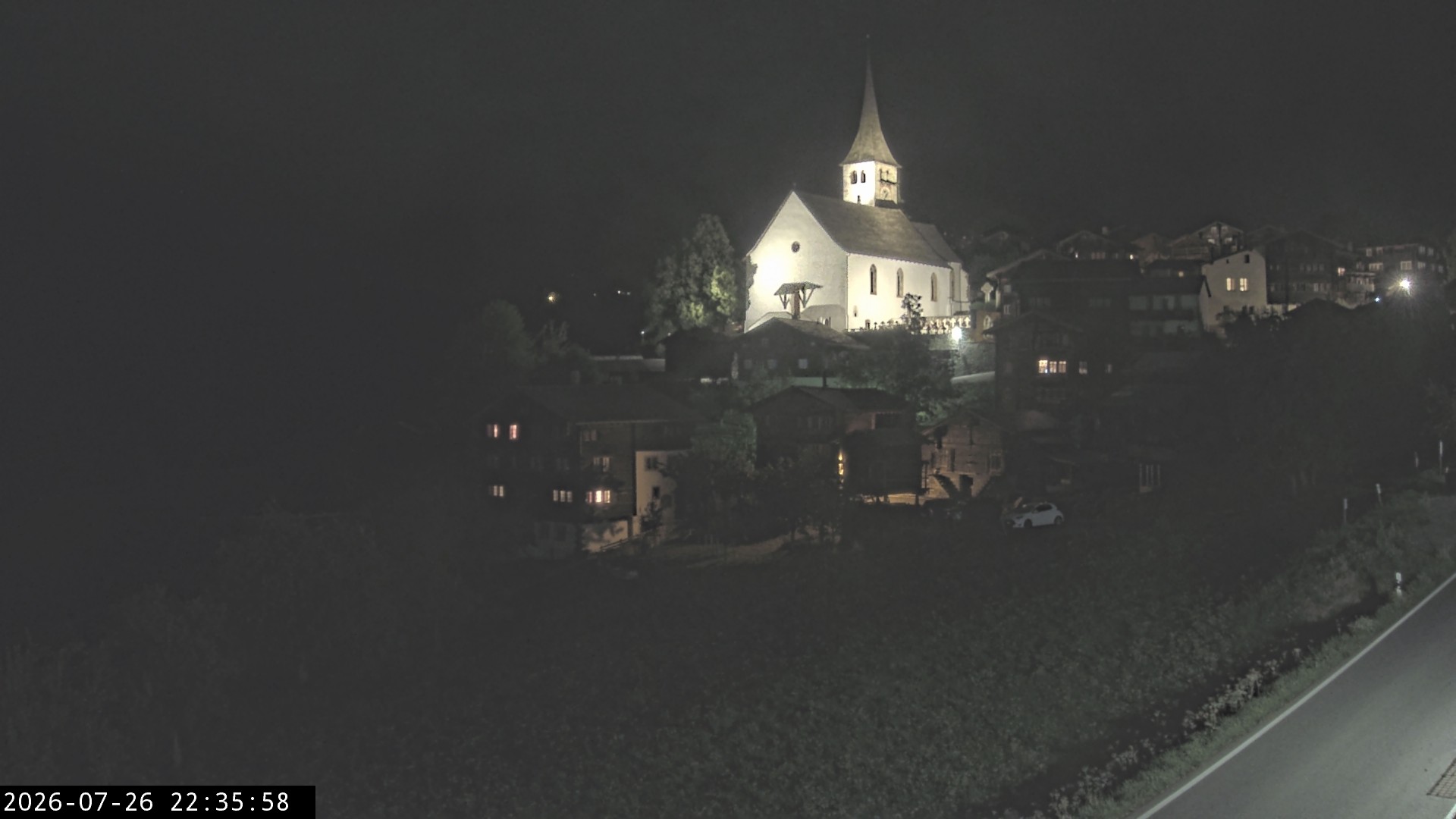 Archiv Foto Webcam Dorfansicht Ernen mit Kirche