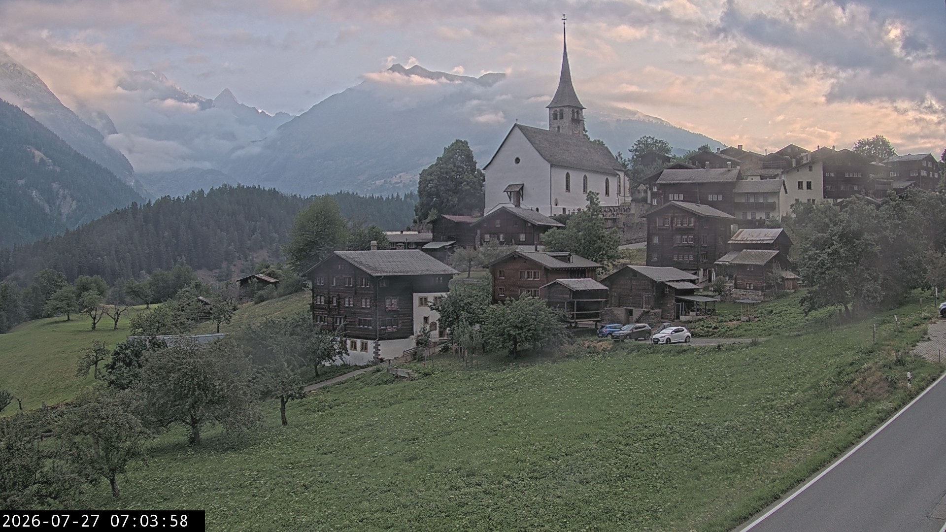 Archived image Webcam Ernen - Church