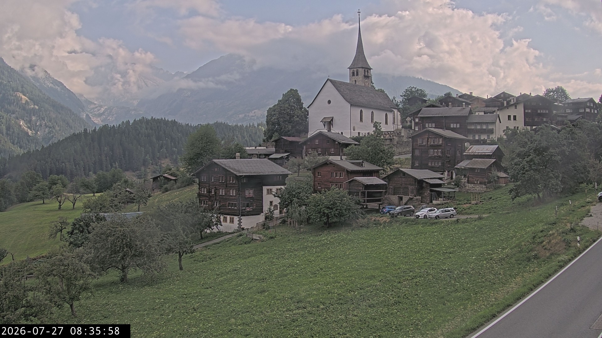 Archived image Webcam Ernen - Church