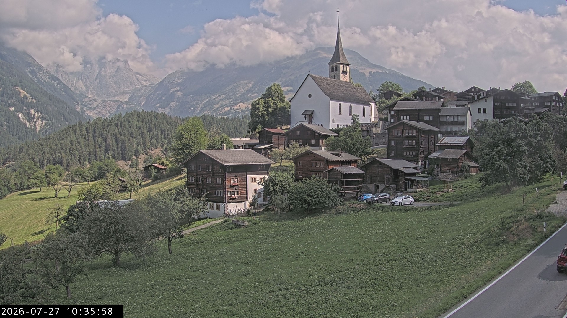 Archived image Webcam Ernen - Church