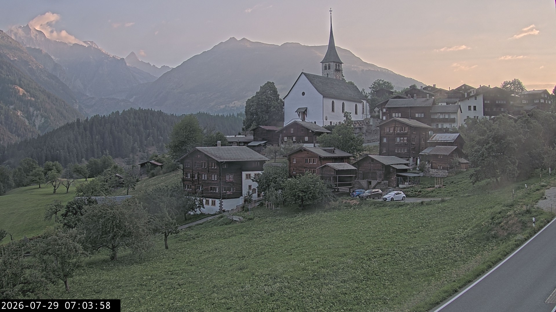 Archived image Webcam Ernen - Church