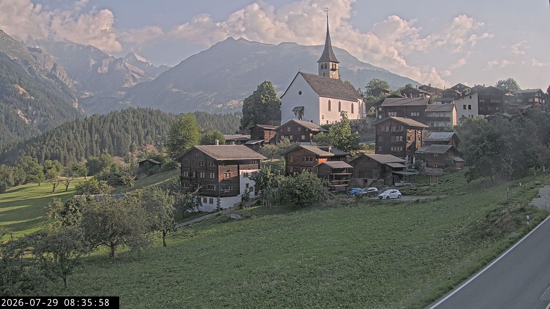 Archived image Webcam Ernen - Church