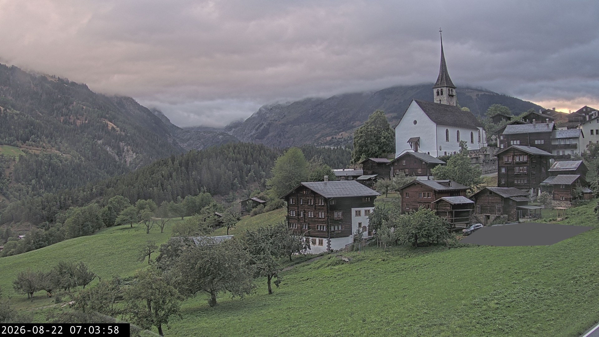 Archiv Foto Webcam Dorfansicht Ernen mit Kirche