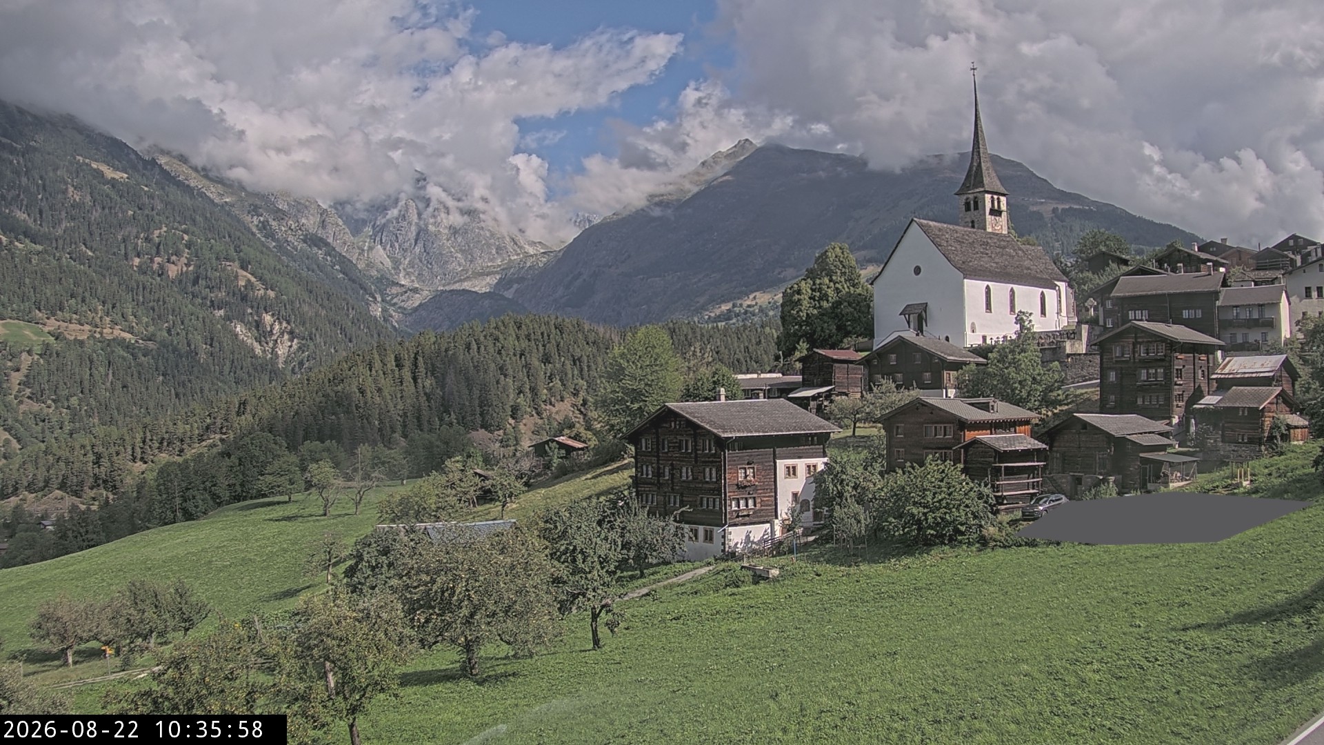Archiv Foto Webcam Dorfansicht Ernen mit Kirche