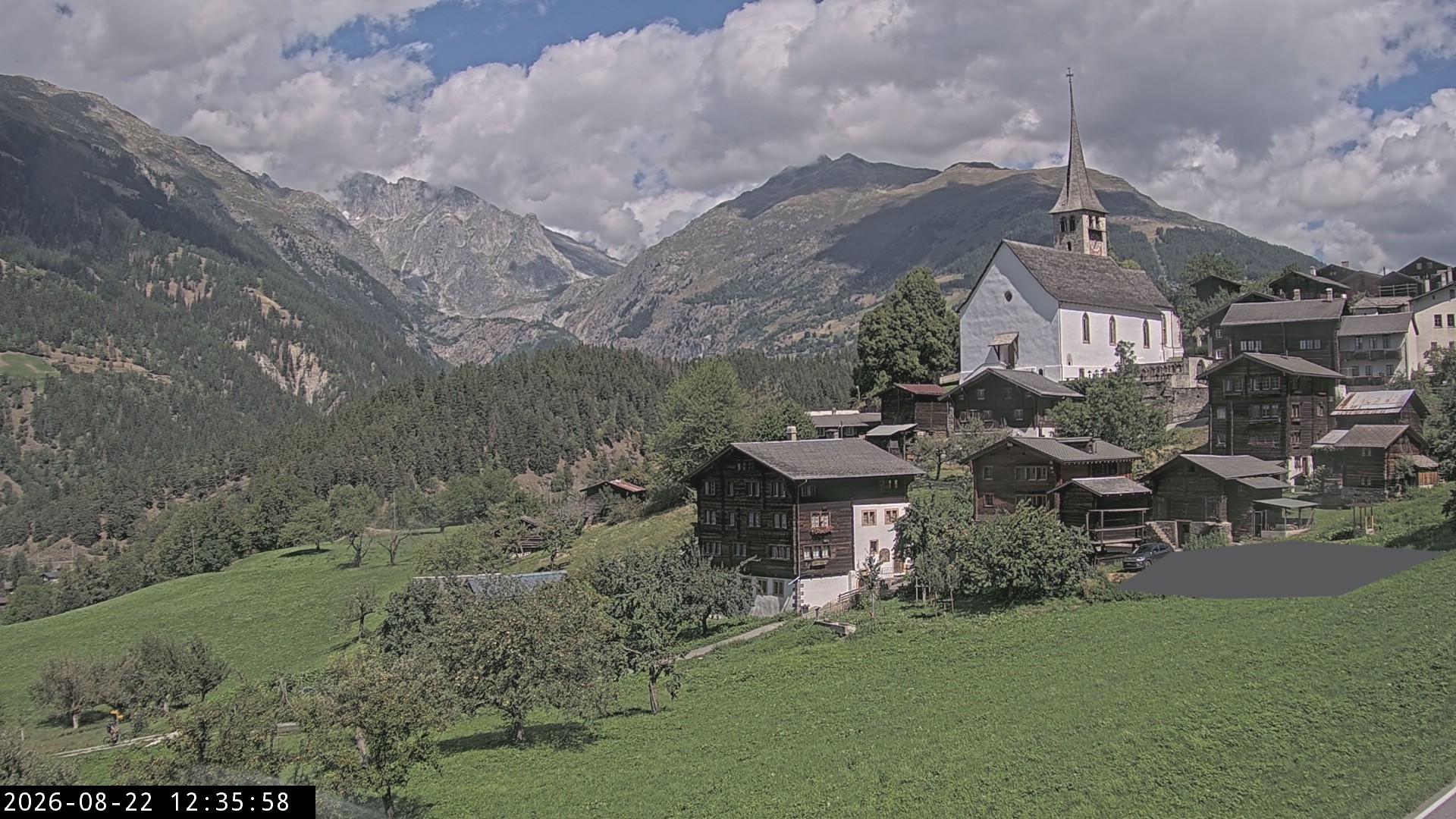 Archiv Foto Webcam Dorfansicht Ernen mit Kirche