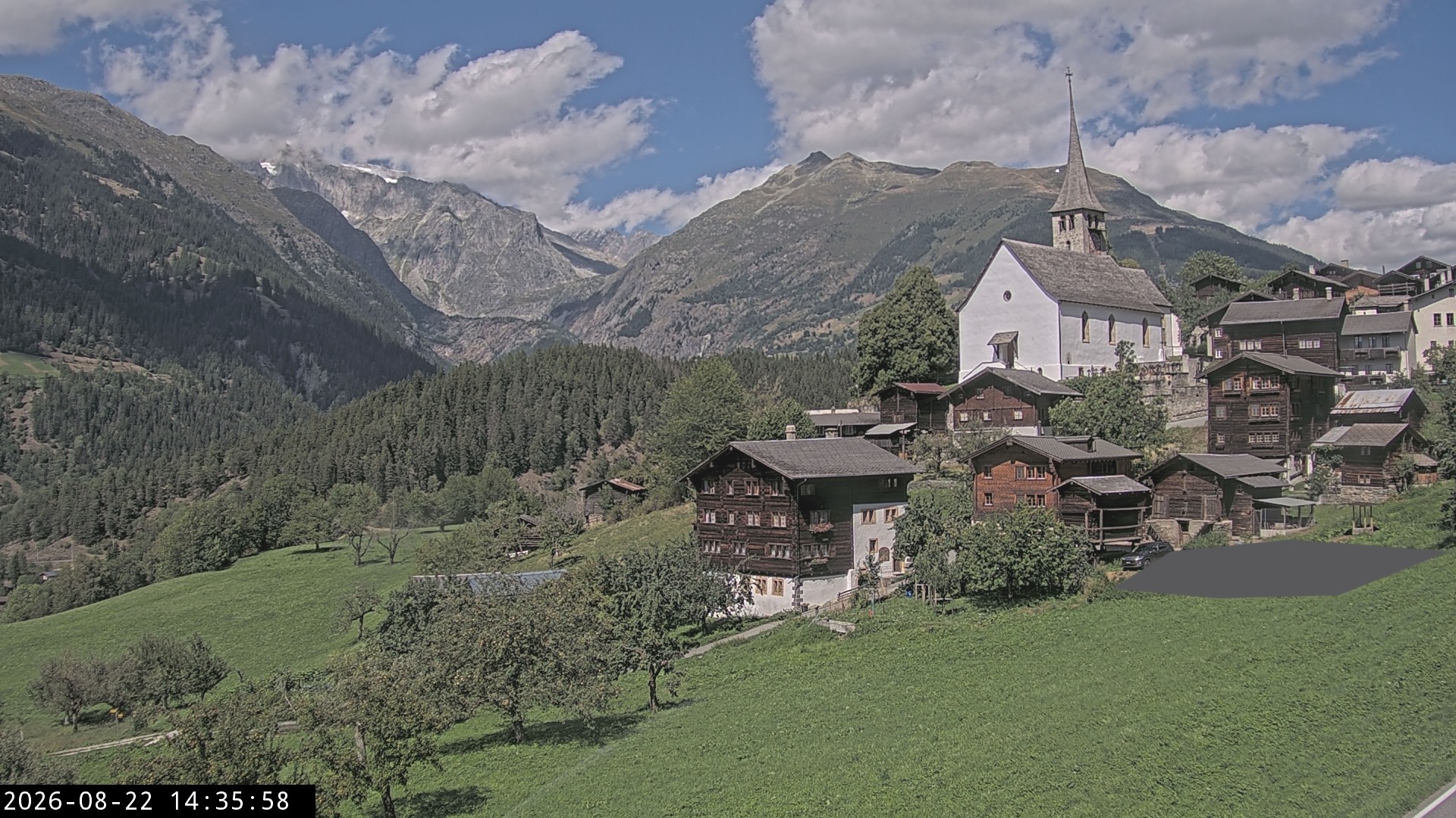 Archiv Foto Webcam Dorfansicht Ernen mit Kirche
