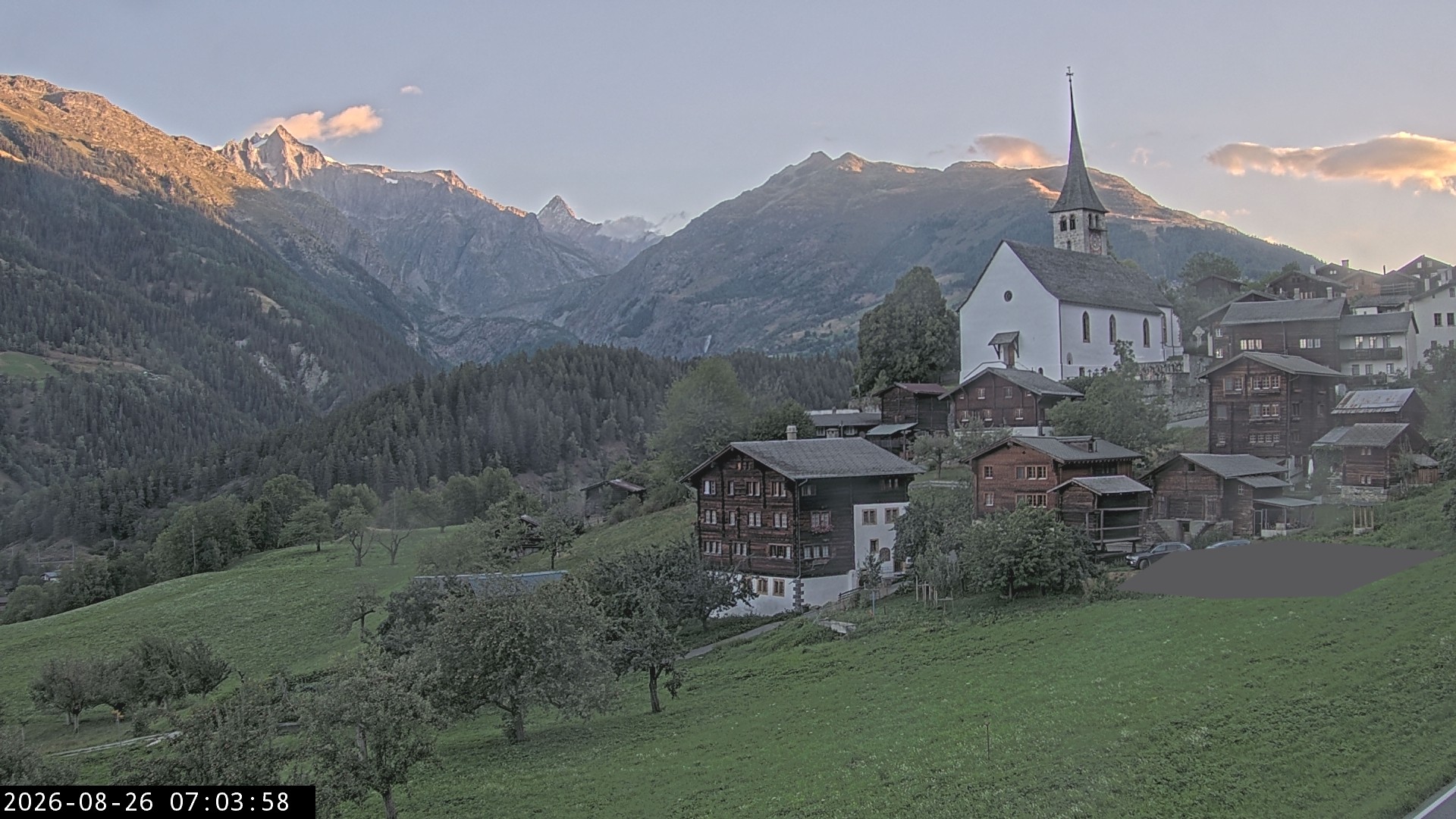 Archived image Webcam Ernen - Church