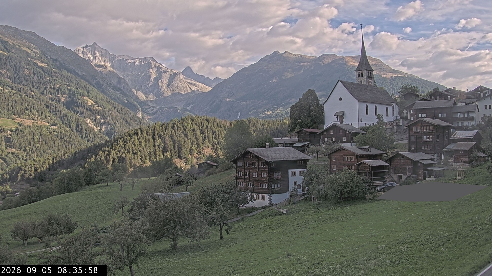 Archiv Foto Webcam Dorfansicht Ernen mit Kirche