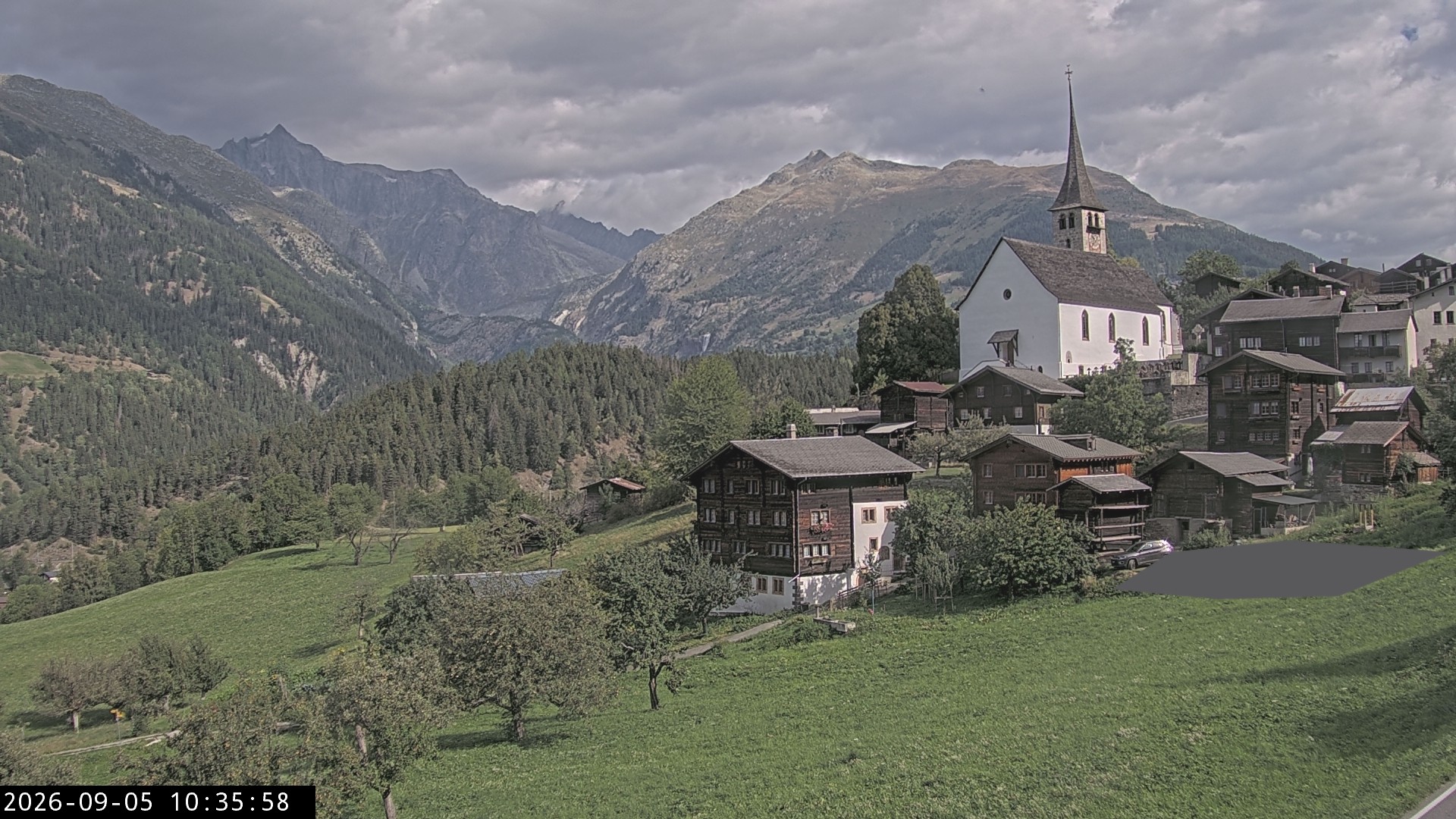 Archiv Foto Webcam Dorfansicht Ernen mit Kirche
