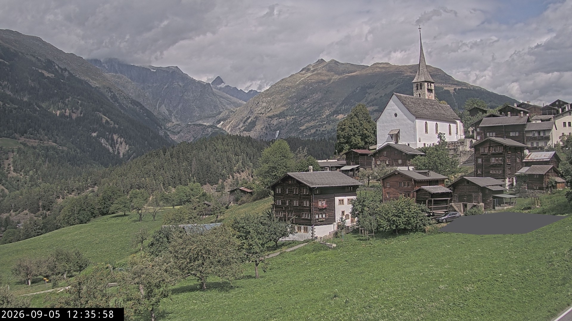 Archiv Foto Webcam Dorfansicht Ernen mit Kirche