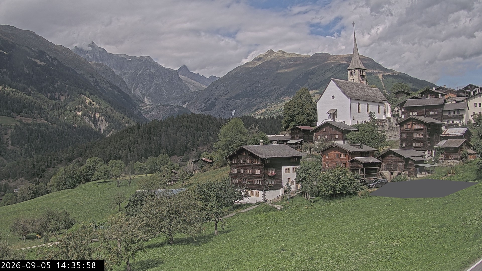 Archiv Foto Webcam Dorfansicht Ernen mit Kirche