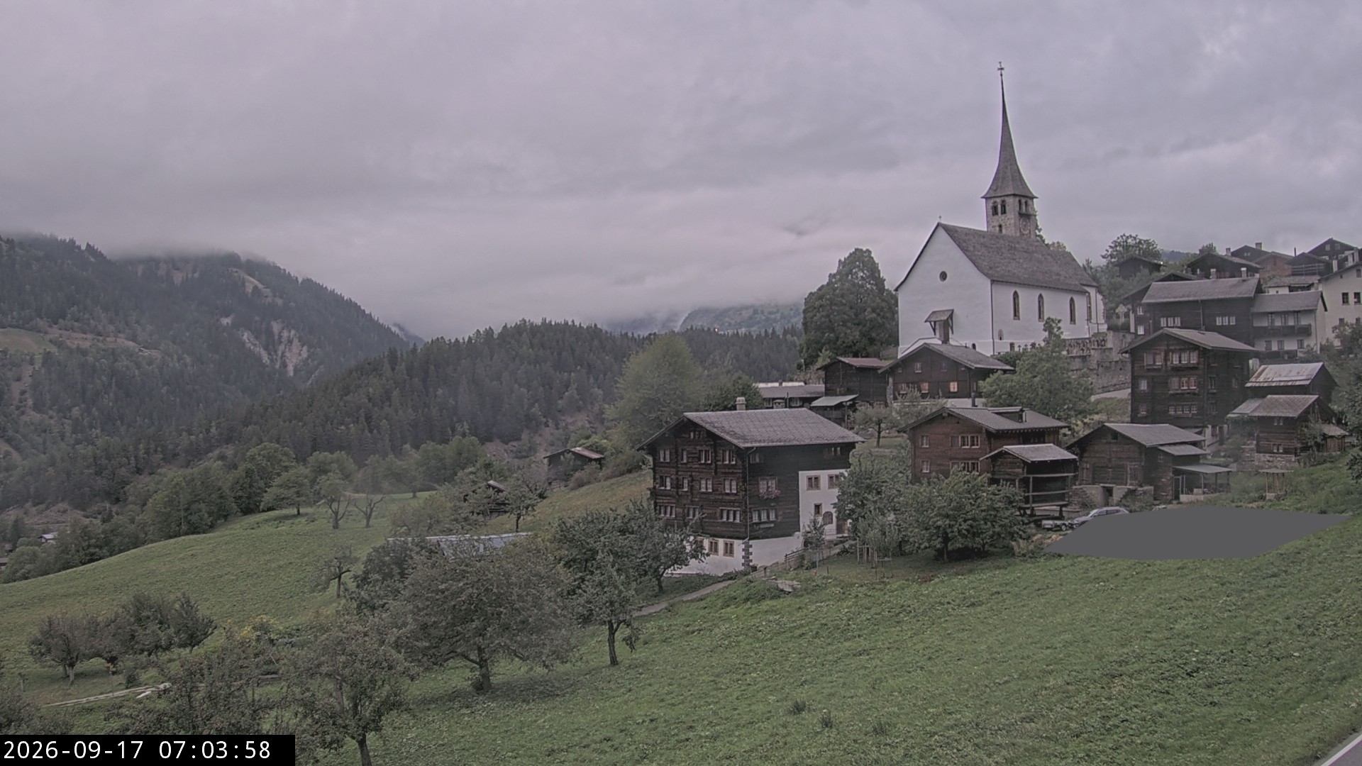 Archived image Webcam Ernen - Church