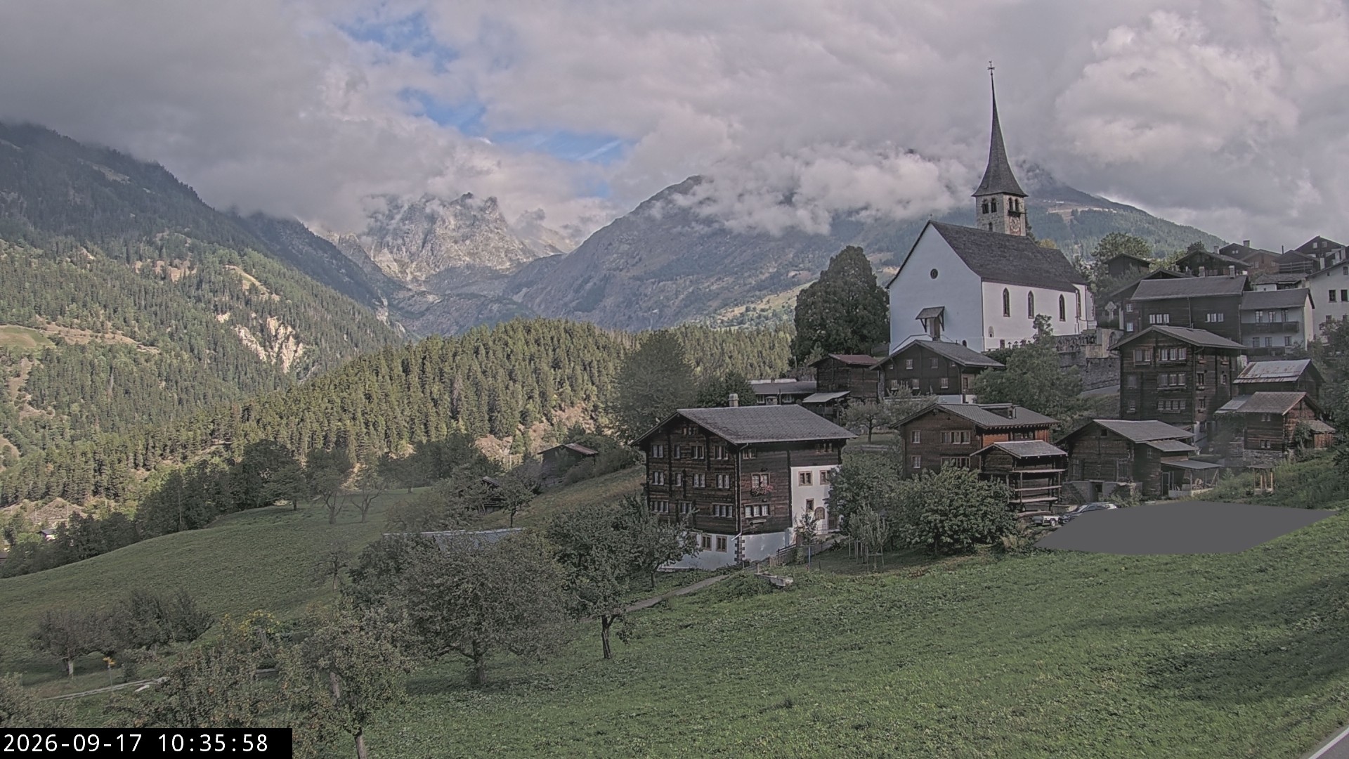 Archived image Webcam Ernen - Church