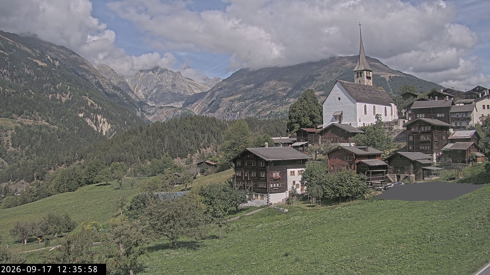 Archived image Webcam Ernen - Church