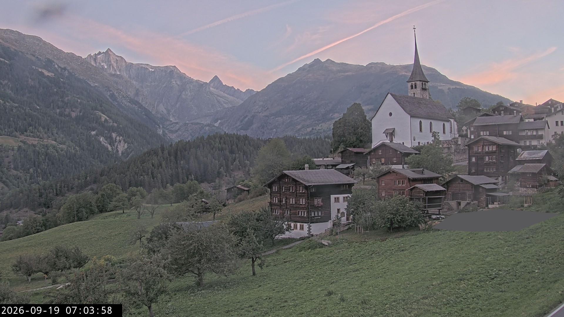 Archived image Webcam Ernen - Church