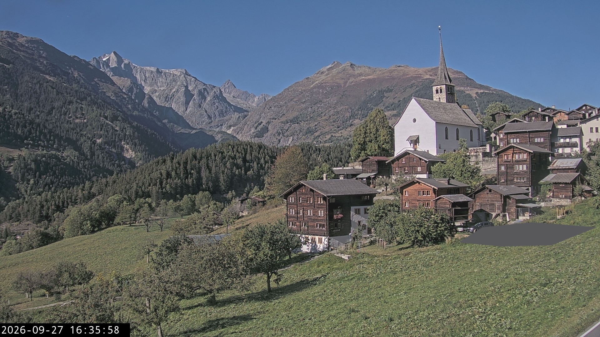 Archiv Foto Webcam Dorfansicht Ernen mit Kirche
