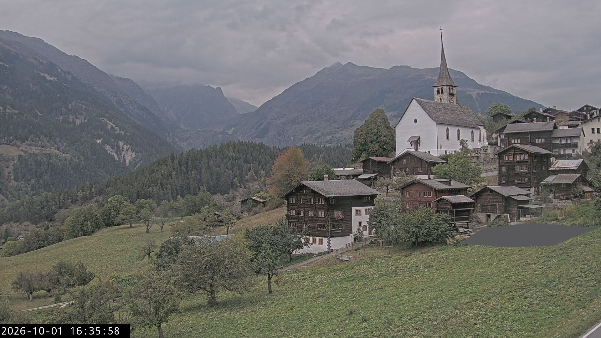 Archiv Foto Webcam Dorfansicht Ernen mit Kirche