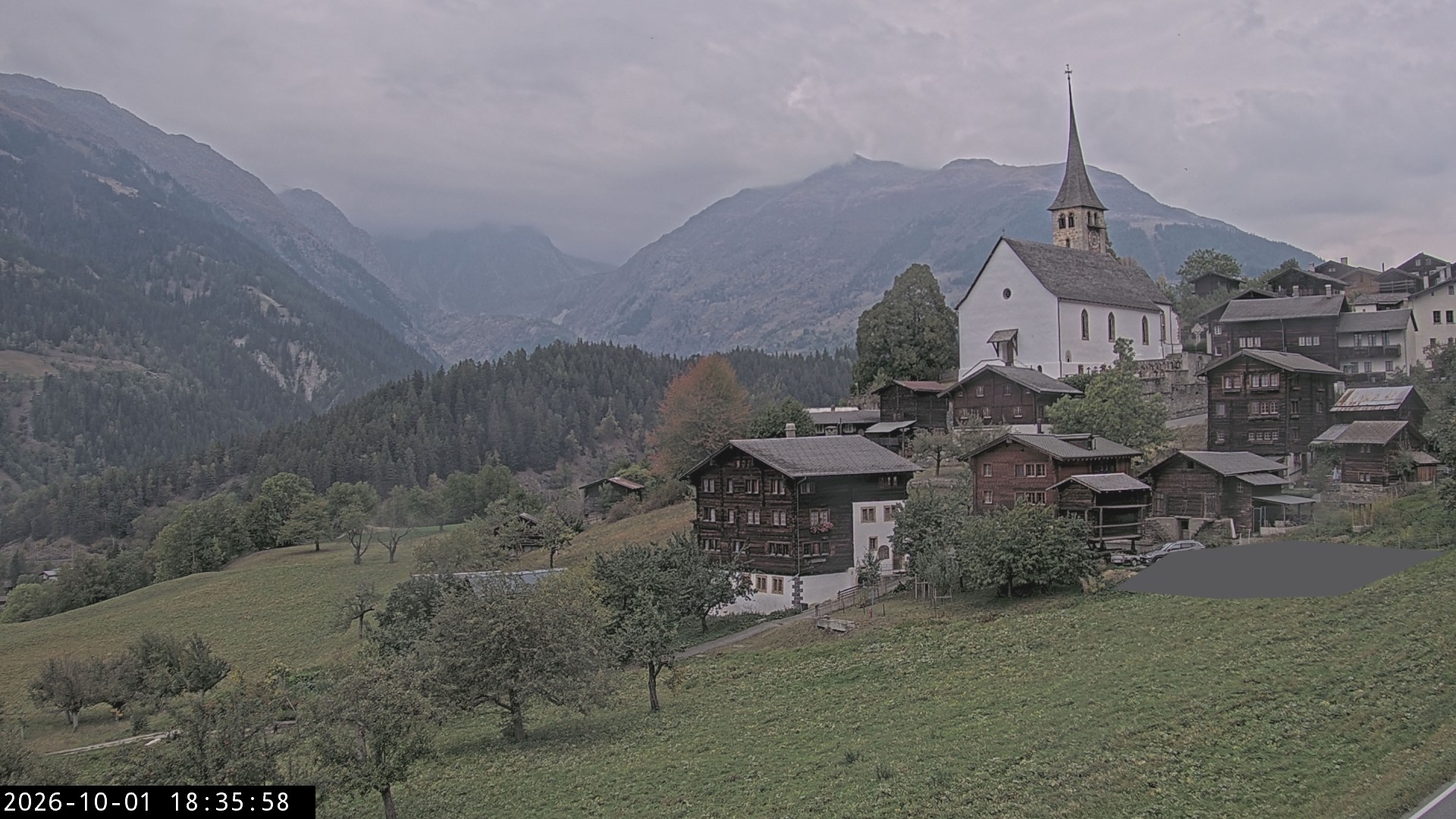 Archiv Foto Webcam Dorfansicht Ernen mit Kirche