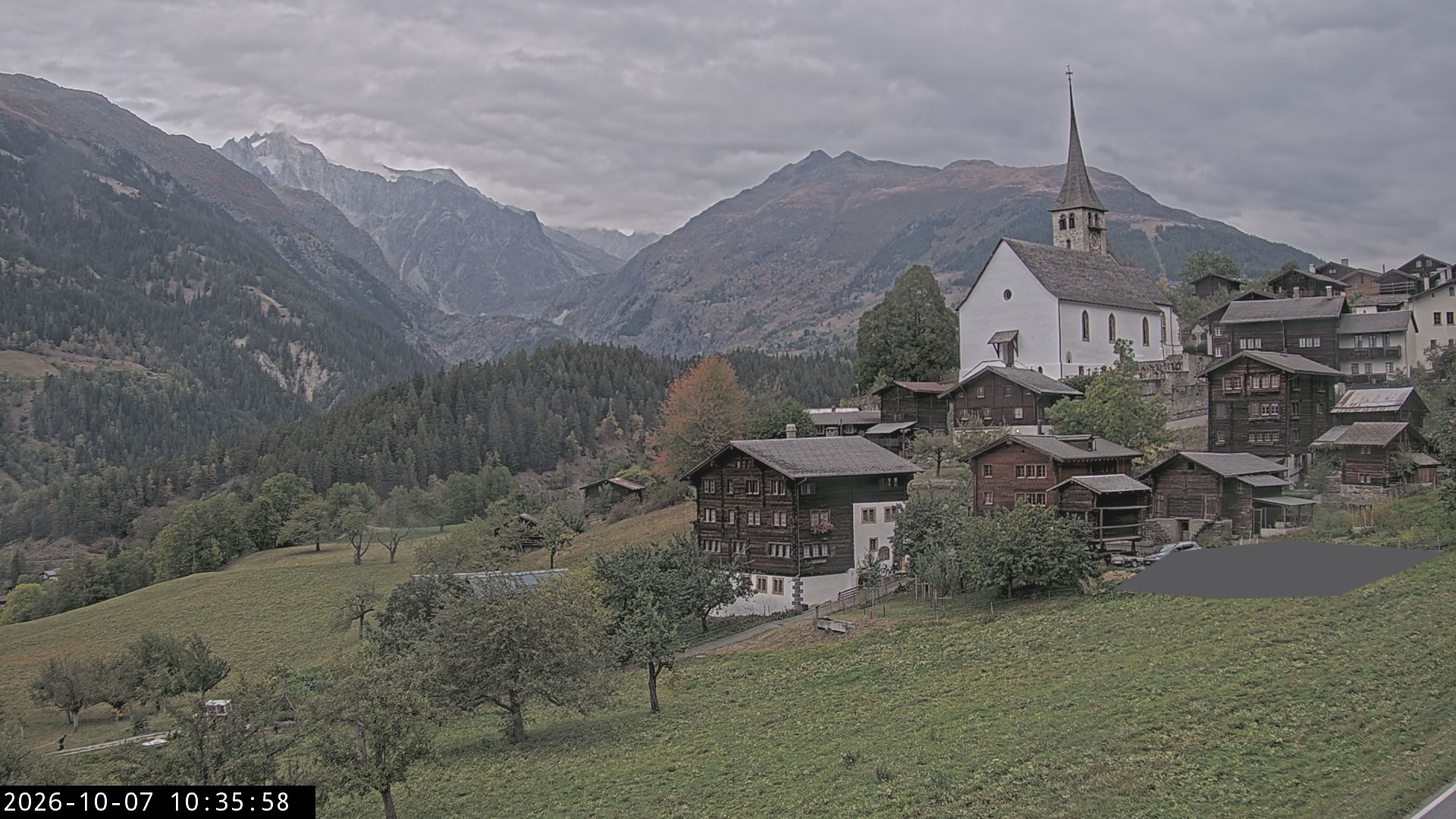 Archived image Webcam Ernen - Church