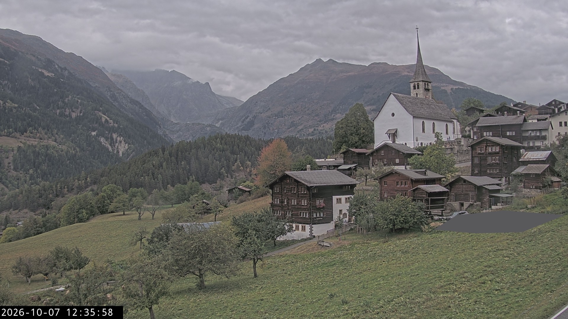 Archived image Webcam Ernen - Church