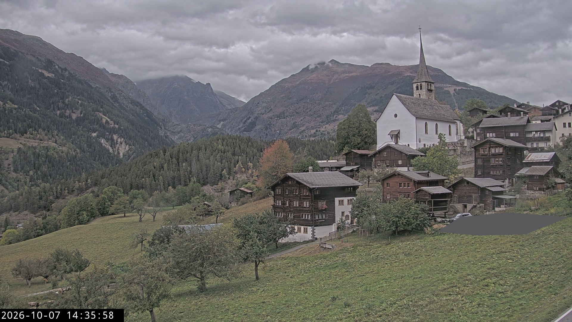 Archived image Webcam Ernen - Church
