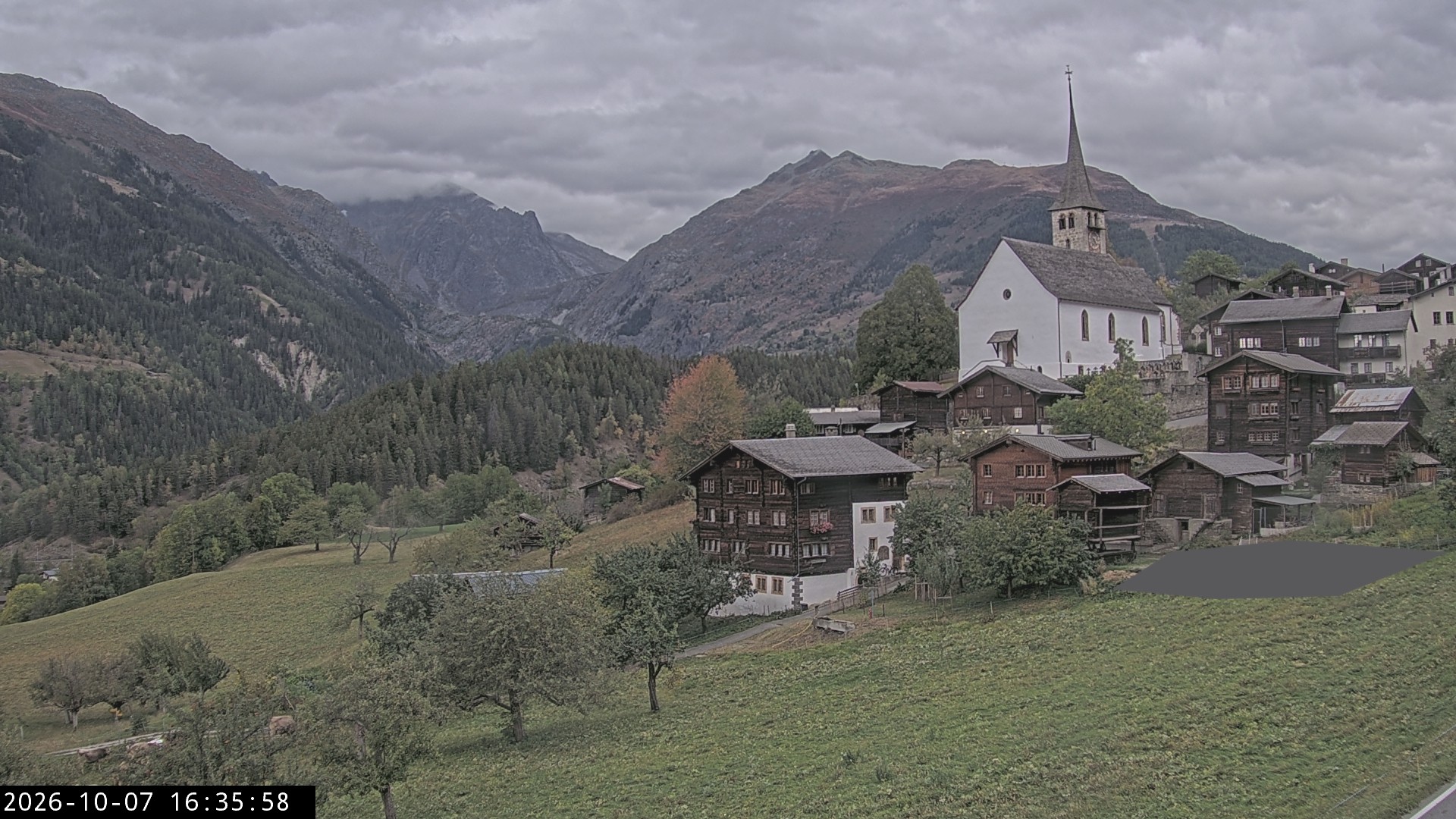 Archived image Webcam Ernen - Church