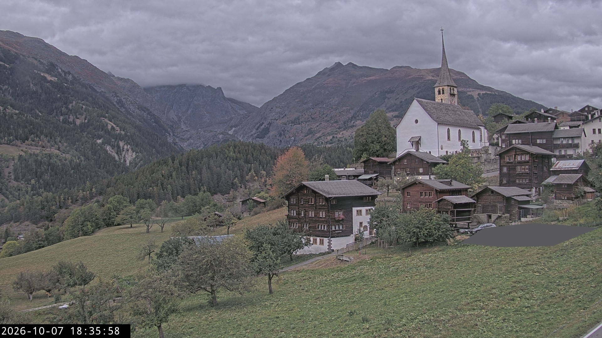 Archived image Webcam Ernen - Church
