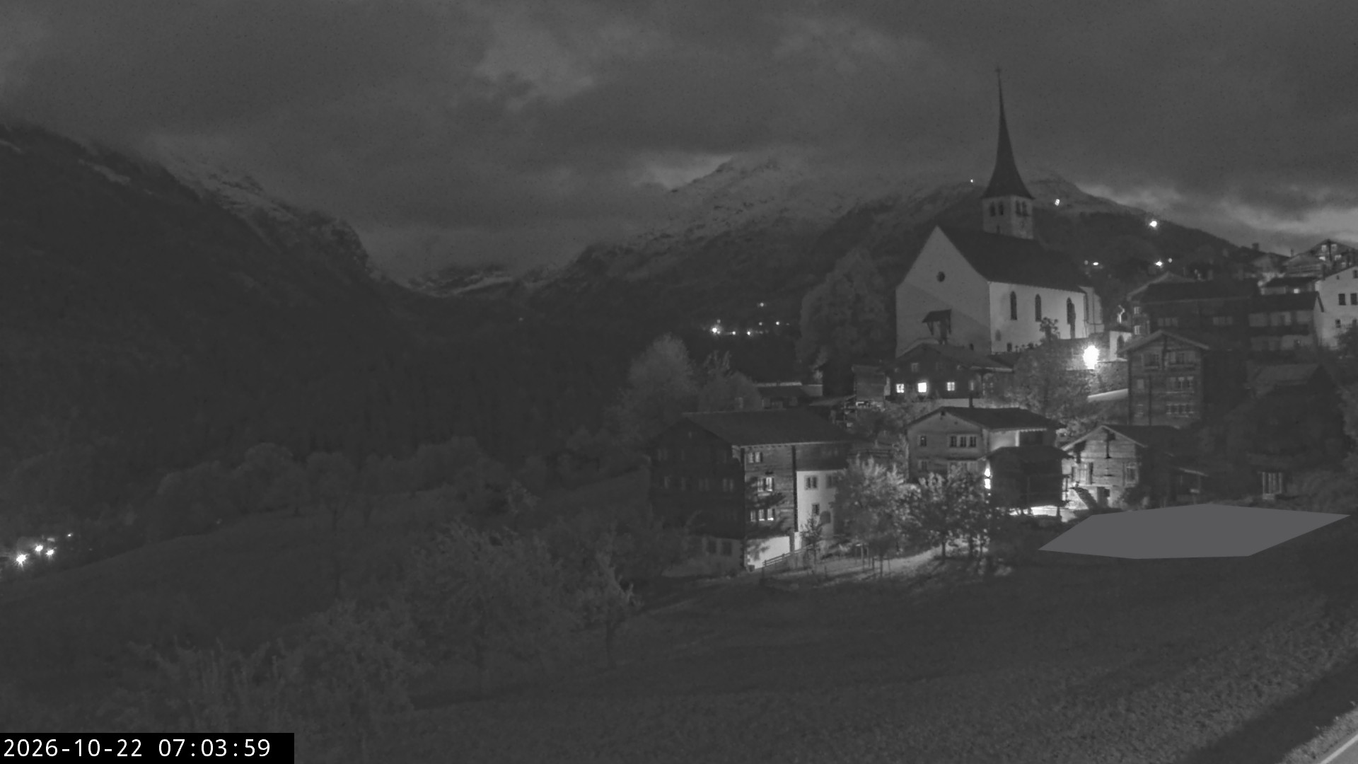 Archiv Foto Webcam Dorfansicht Ernen mit Kirche