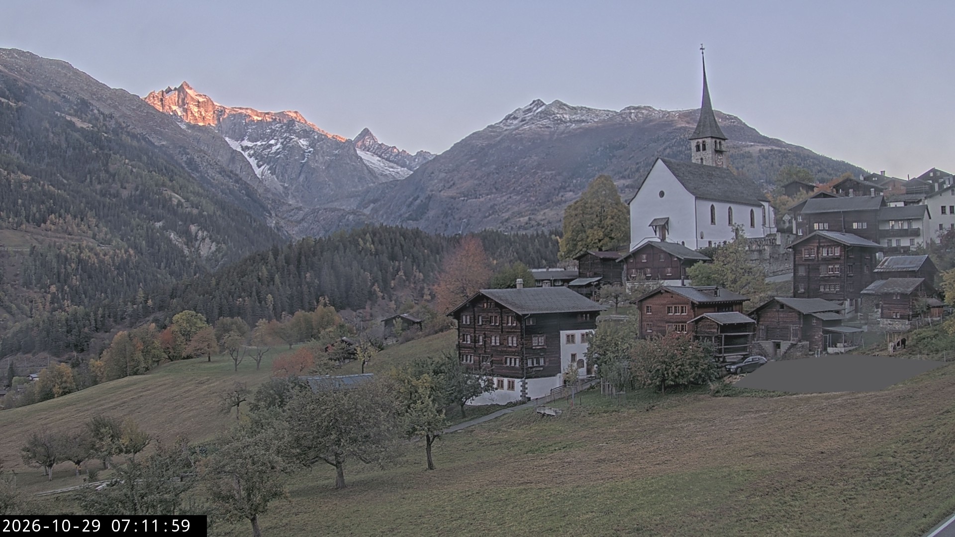 Archived image Webcam Ernen - Church