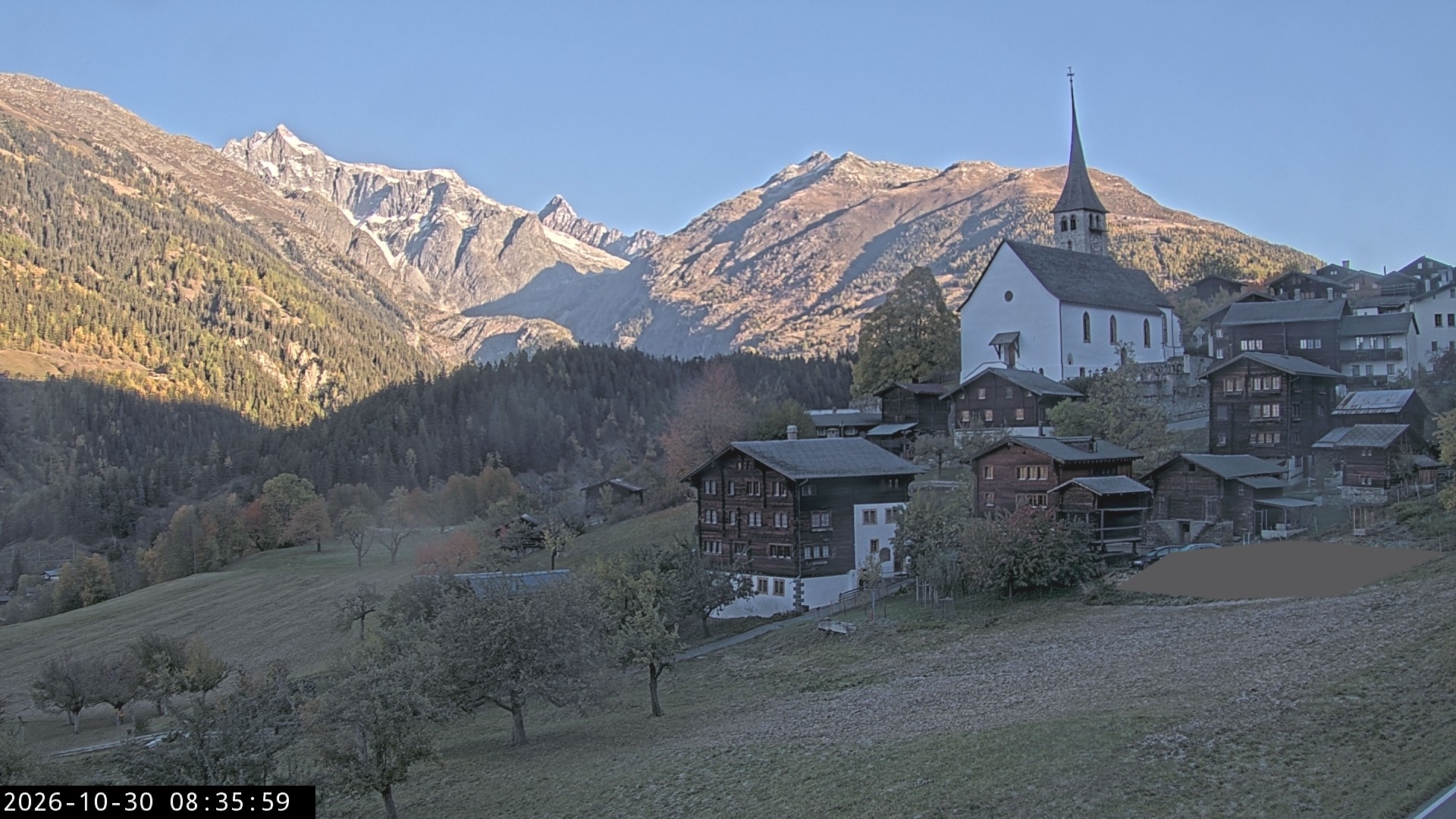 Archiv Foto Webcam Dorfansicht Ernen mit Kirche