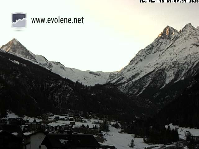 Archiv Foto Webcam Blick auf den Dent Blanche