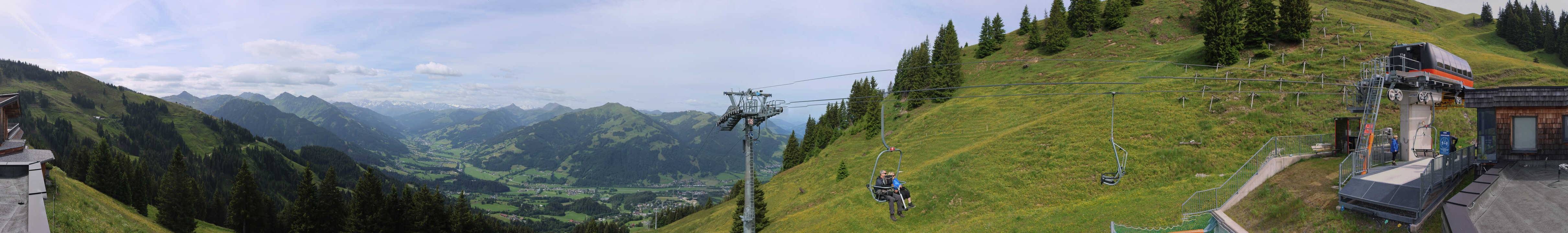 Archiv Foto Webcam Blick von der Bichlalm über Kitzbühel