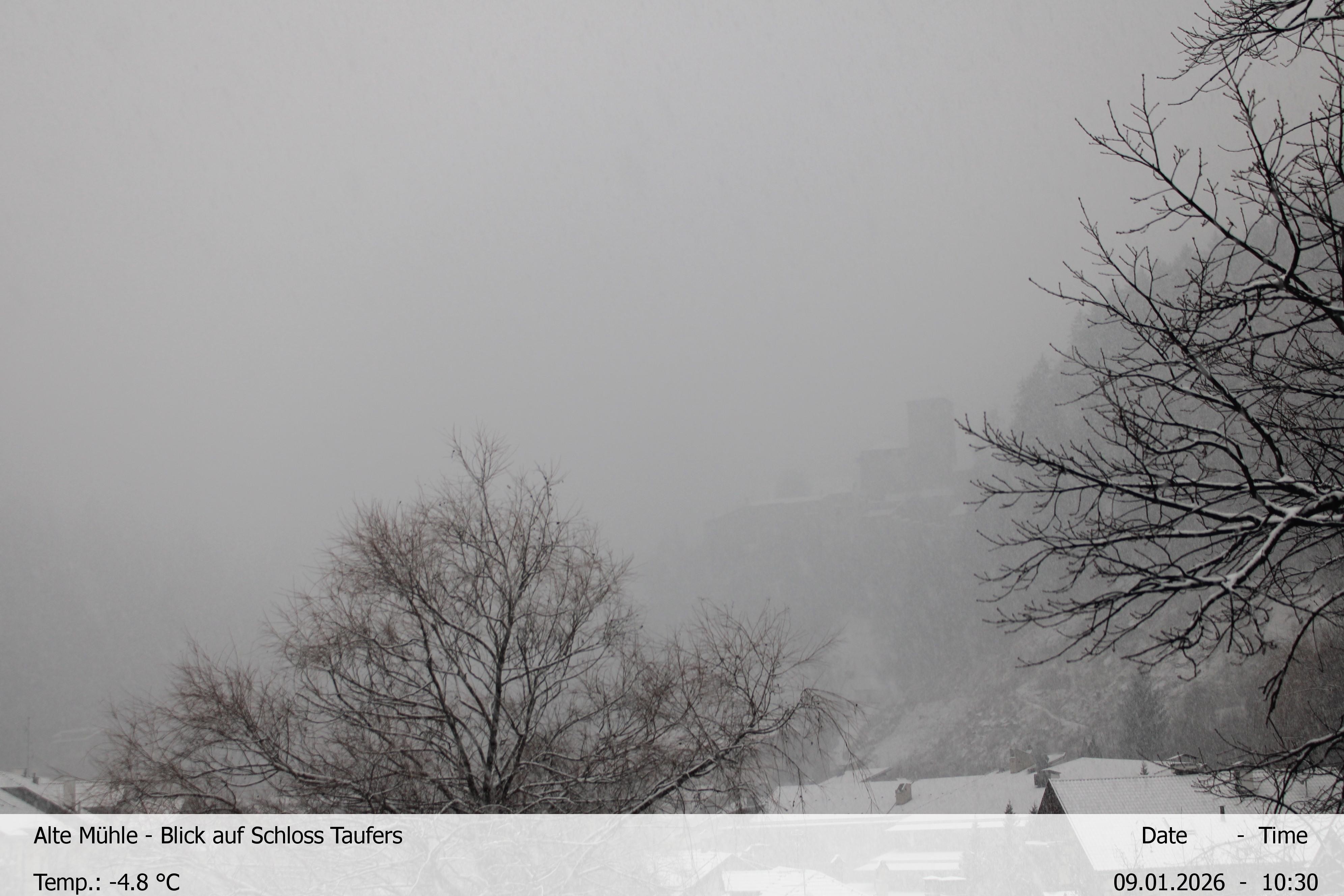 Archiv Foto Webcam Blick Richtung Schloss Taufers in Südtirol