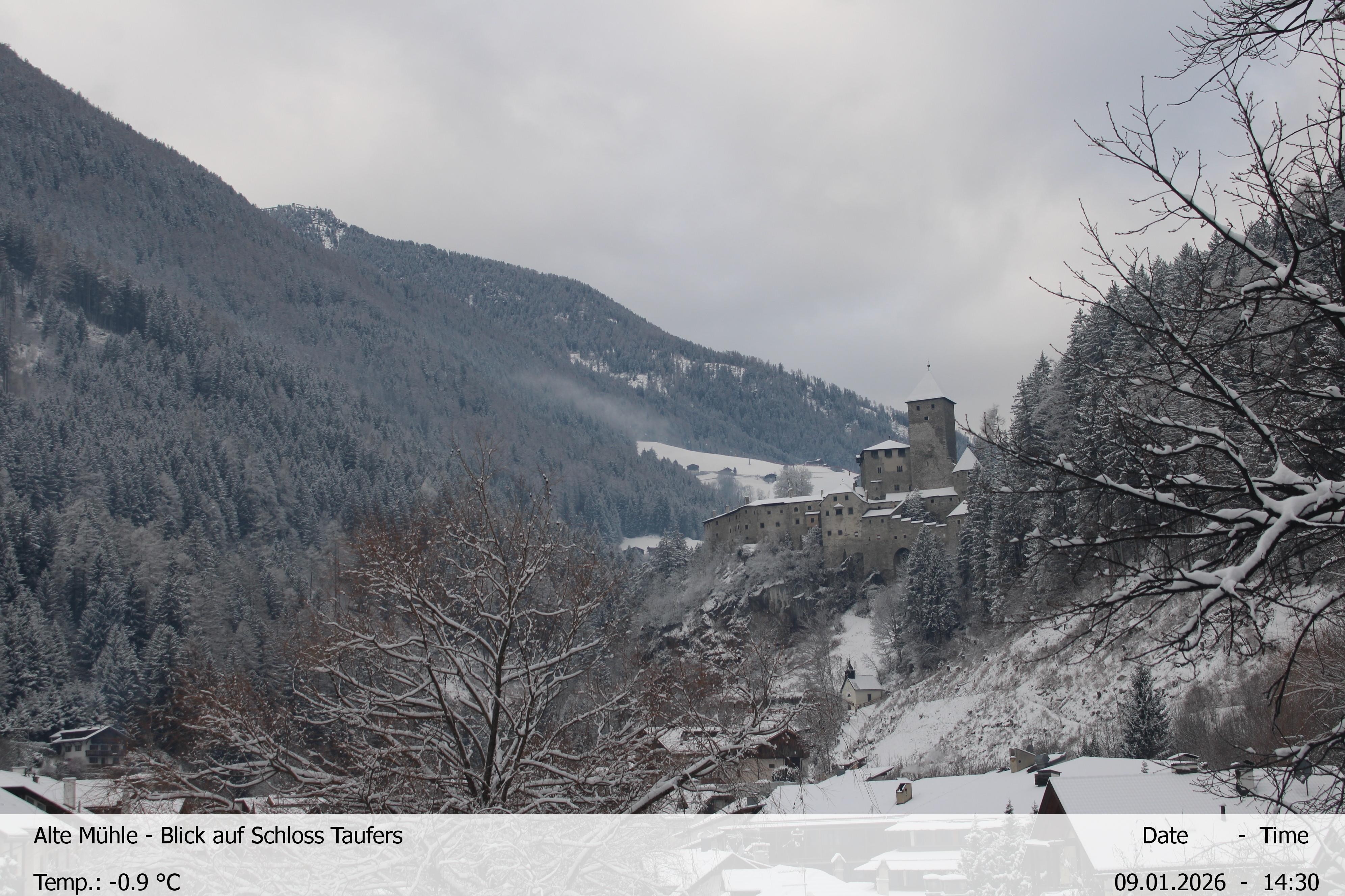 Archiv Foto Webcam Blick Richtung Schloss Taufers in Südtirol