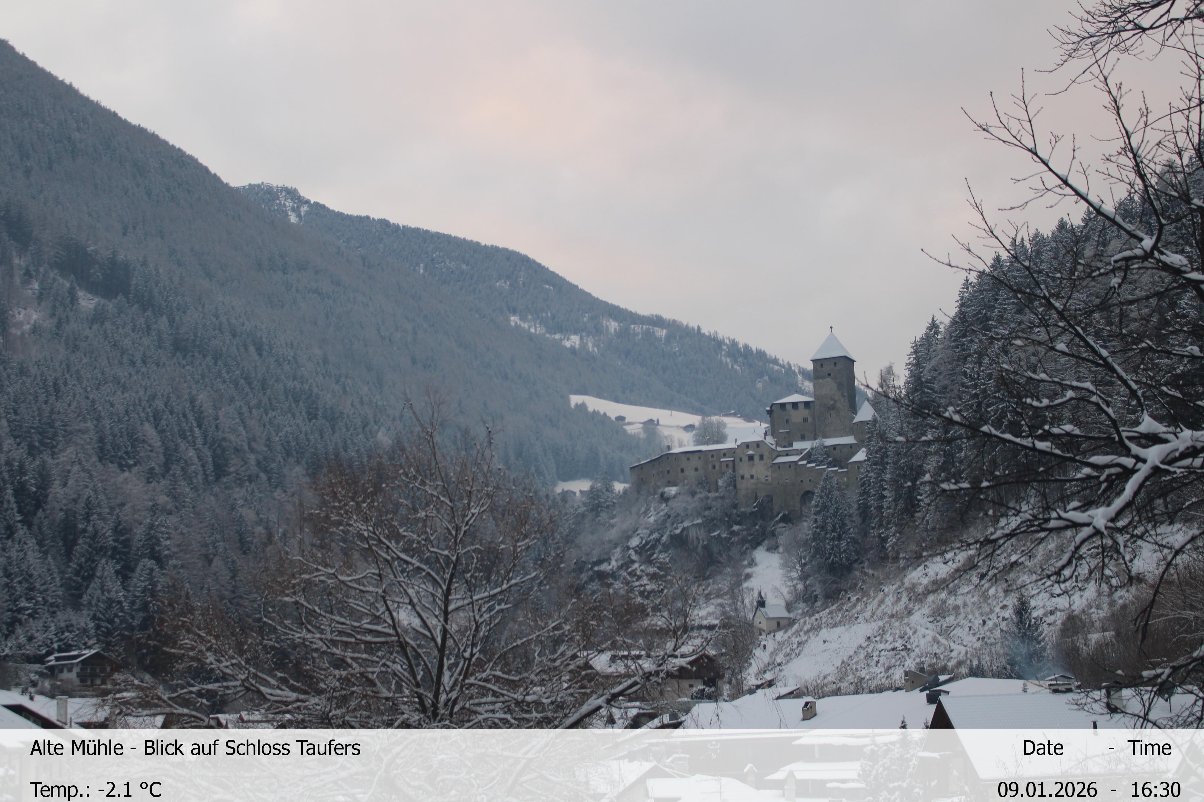 Archiv Foto Webcam Blick Richtung Schloss Taufers in Südtirol