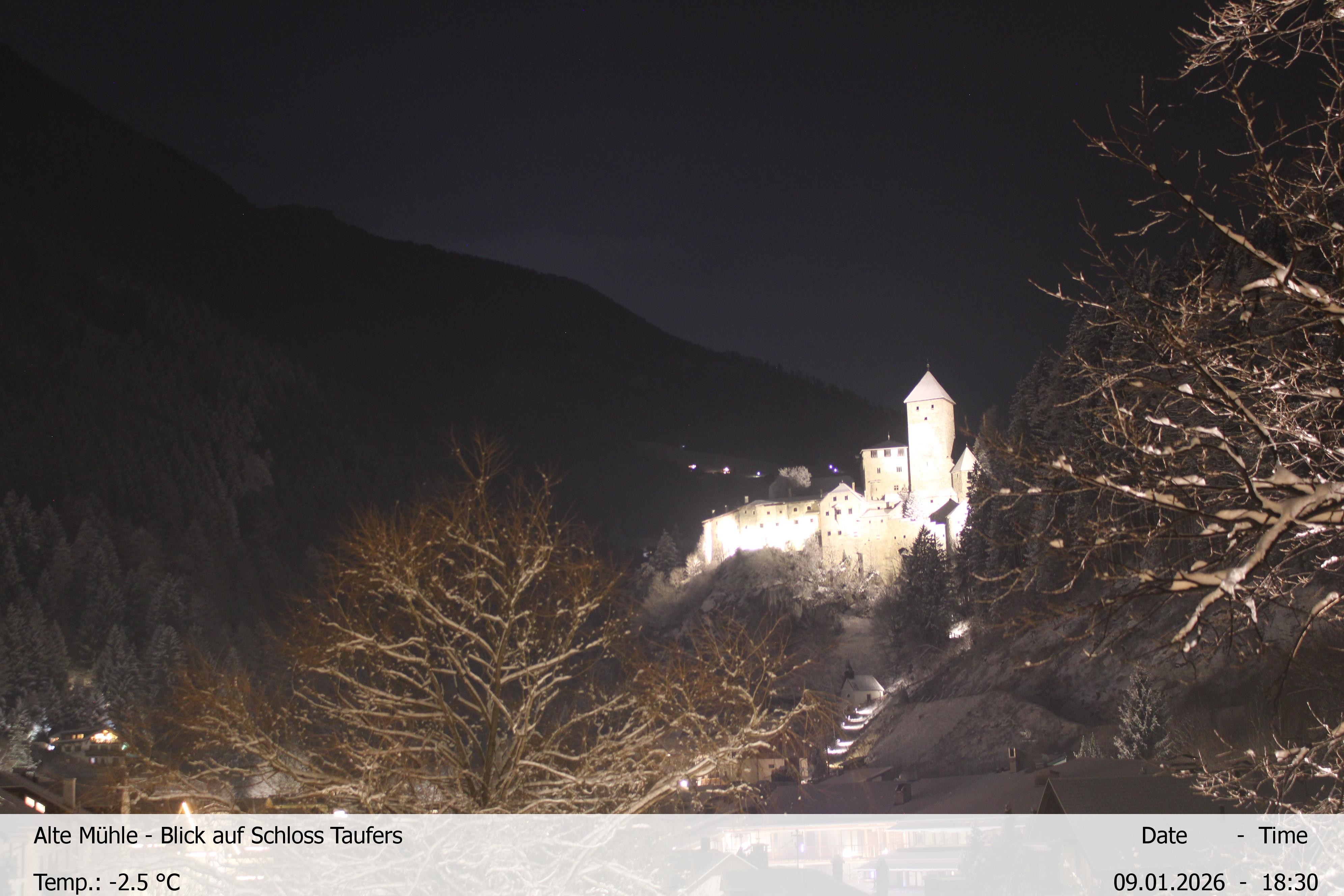 Archiv Foto Webcam Blick Richtung Schloss Taufers in Südtirol