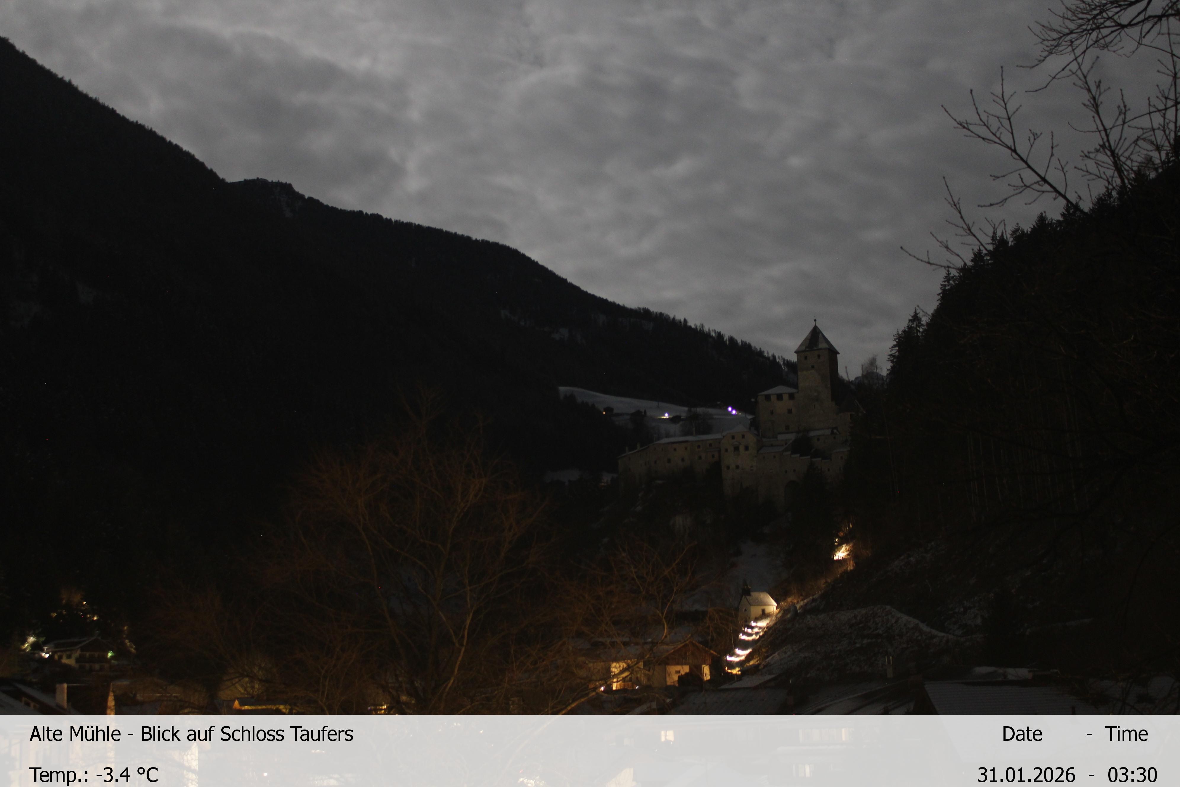 Archiv Foto Webcam Blick Richtung Schloss Taufers in Südtirol