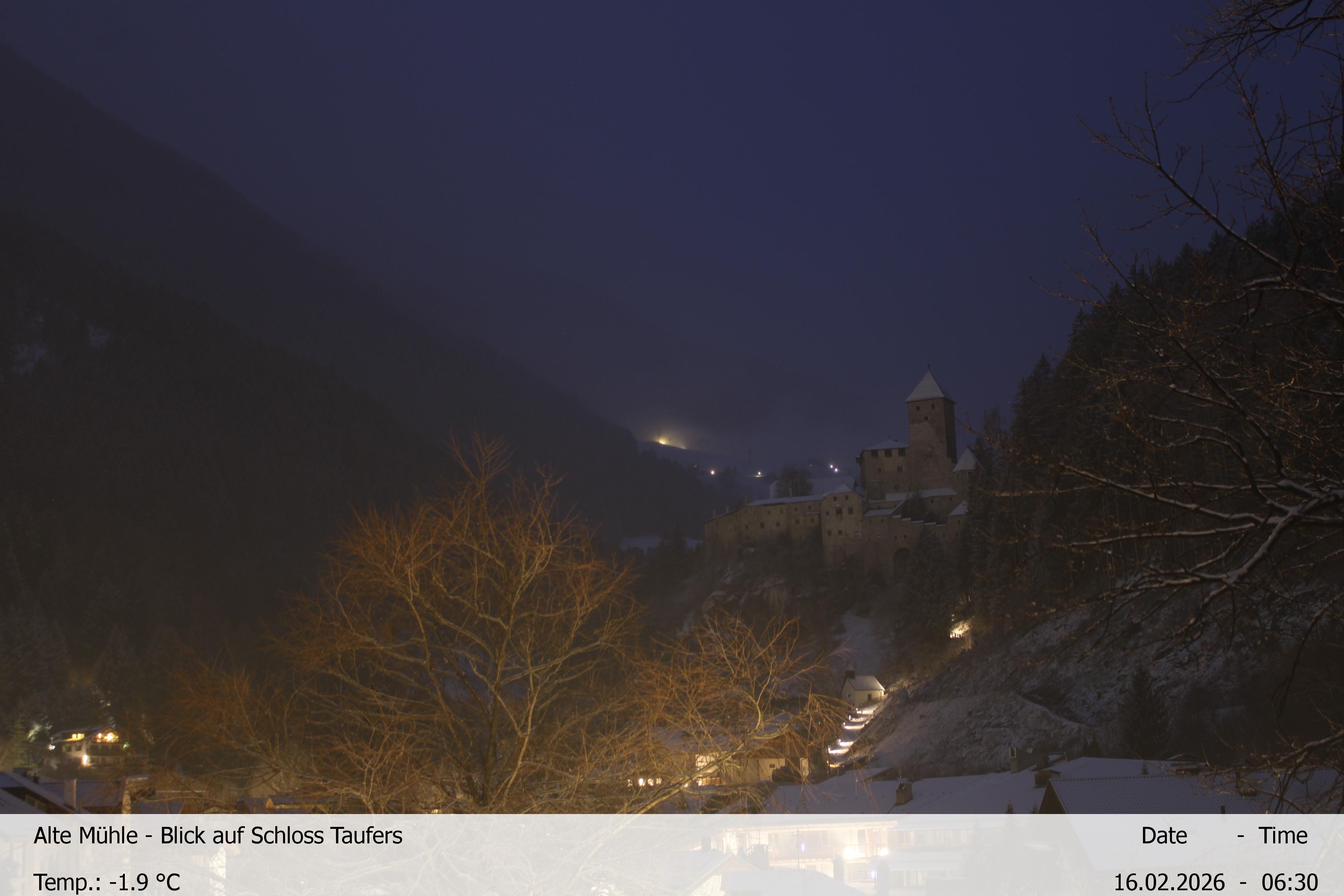 Archiv Foto Webcam Blick Richtung Schloss Taufers in Südtirol