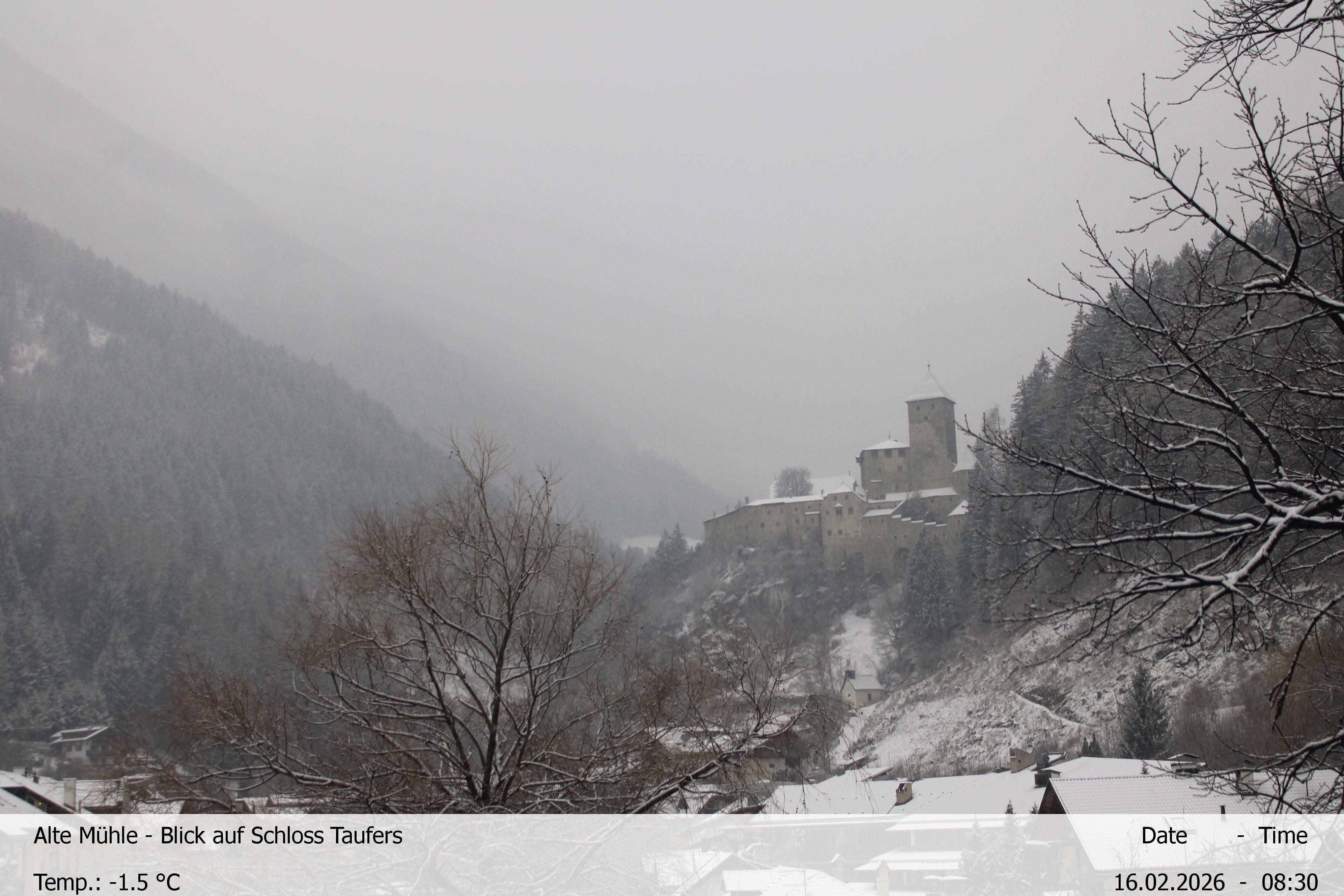 Archiv Foto Webcam Blick Richtung Schloss Taufers in Südtirol