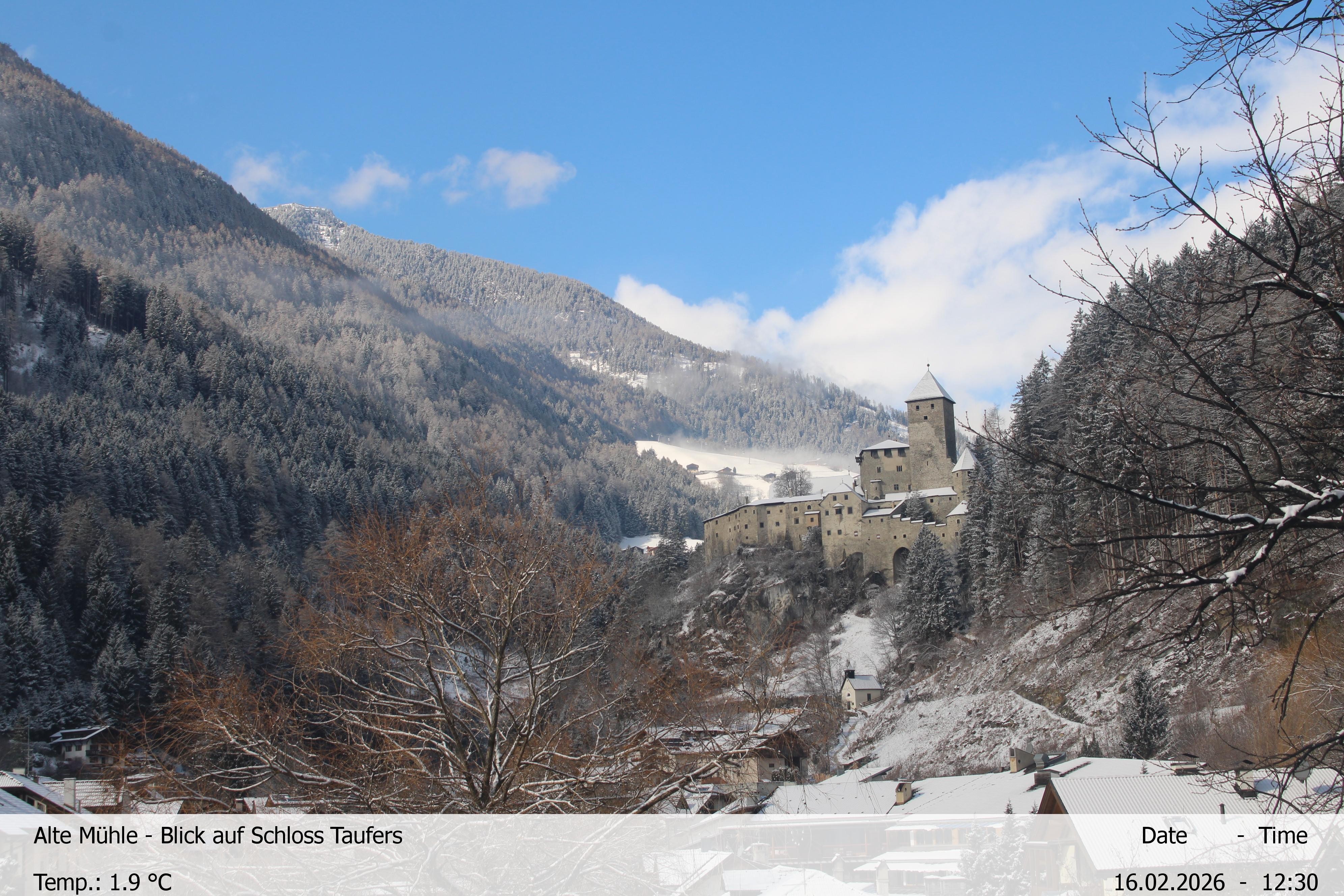 Archiv Foto Webcam Blick Richtung Schloss Taufers in Südtirol