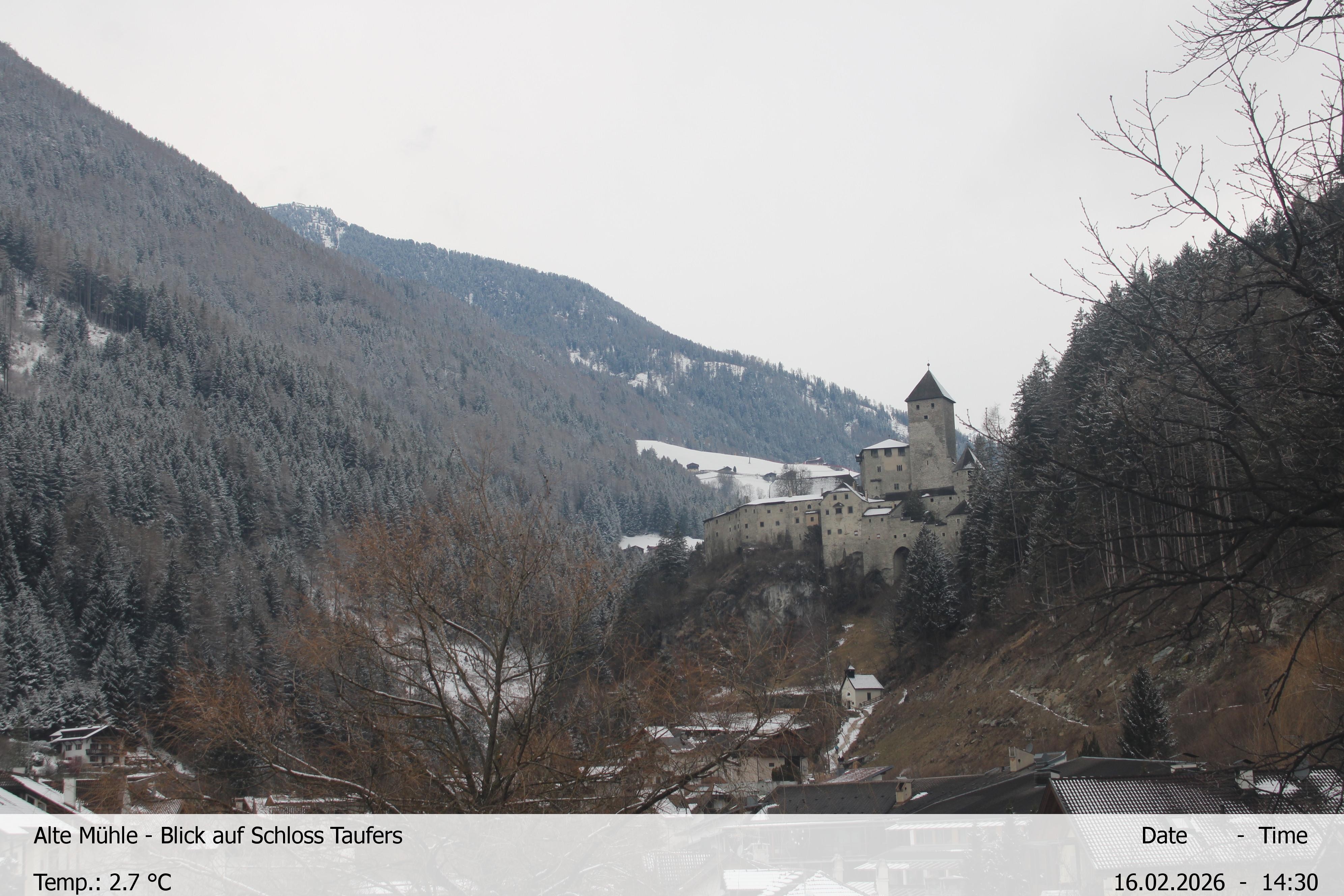Archiv Foto Webcam Blick Richtung Schloss Taufers in Südtirol