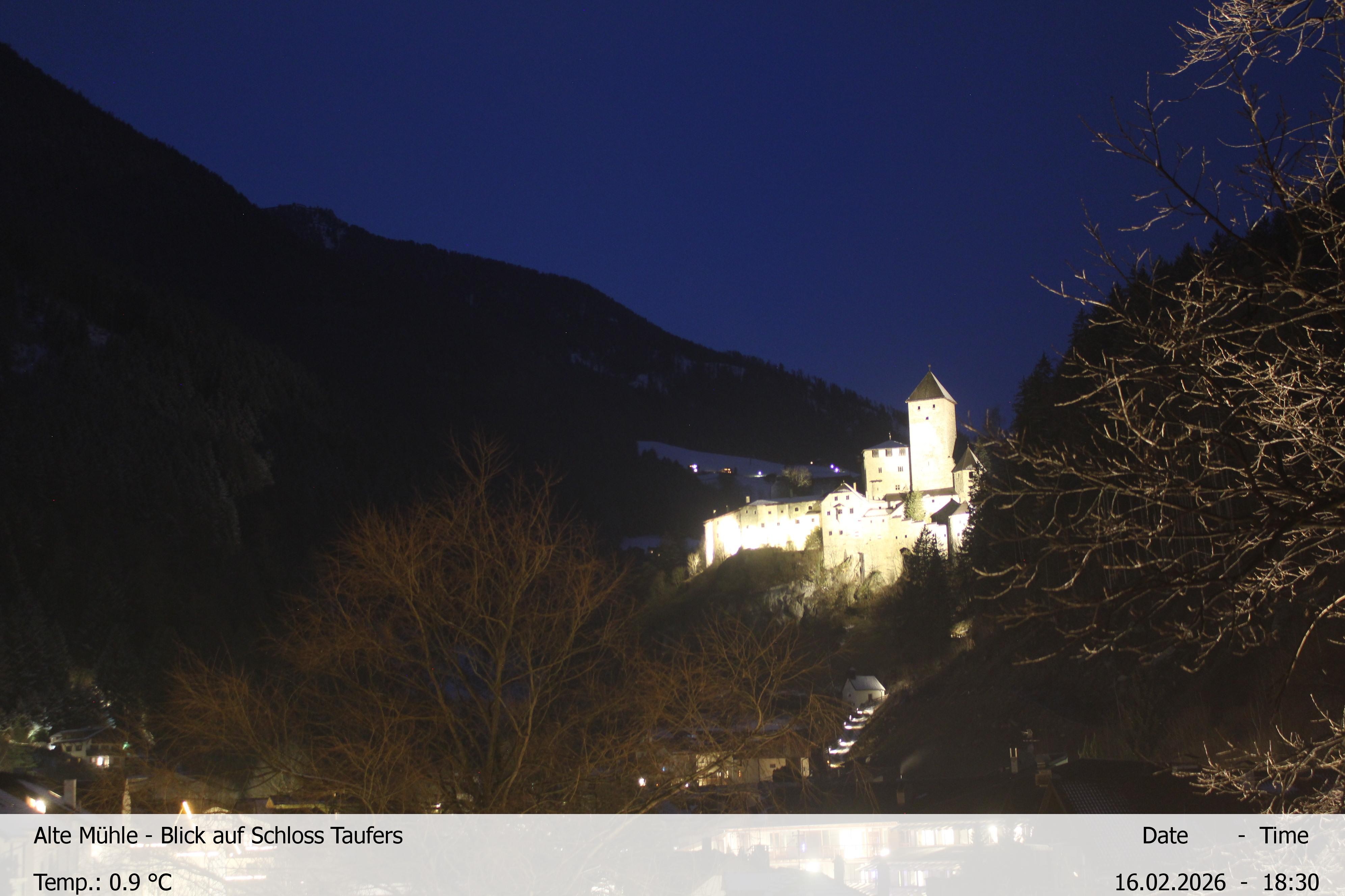 Archiv Foto Webcam Blick Richtung Schloss Taufers in Südtirol
