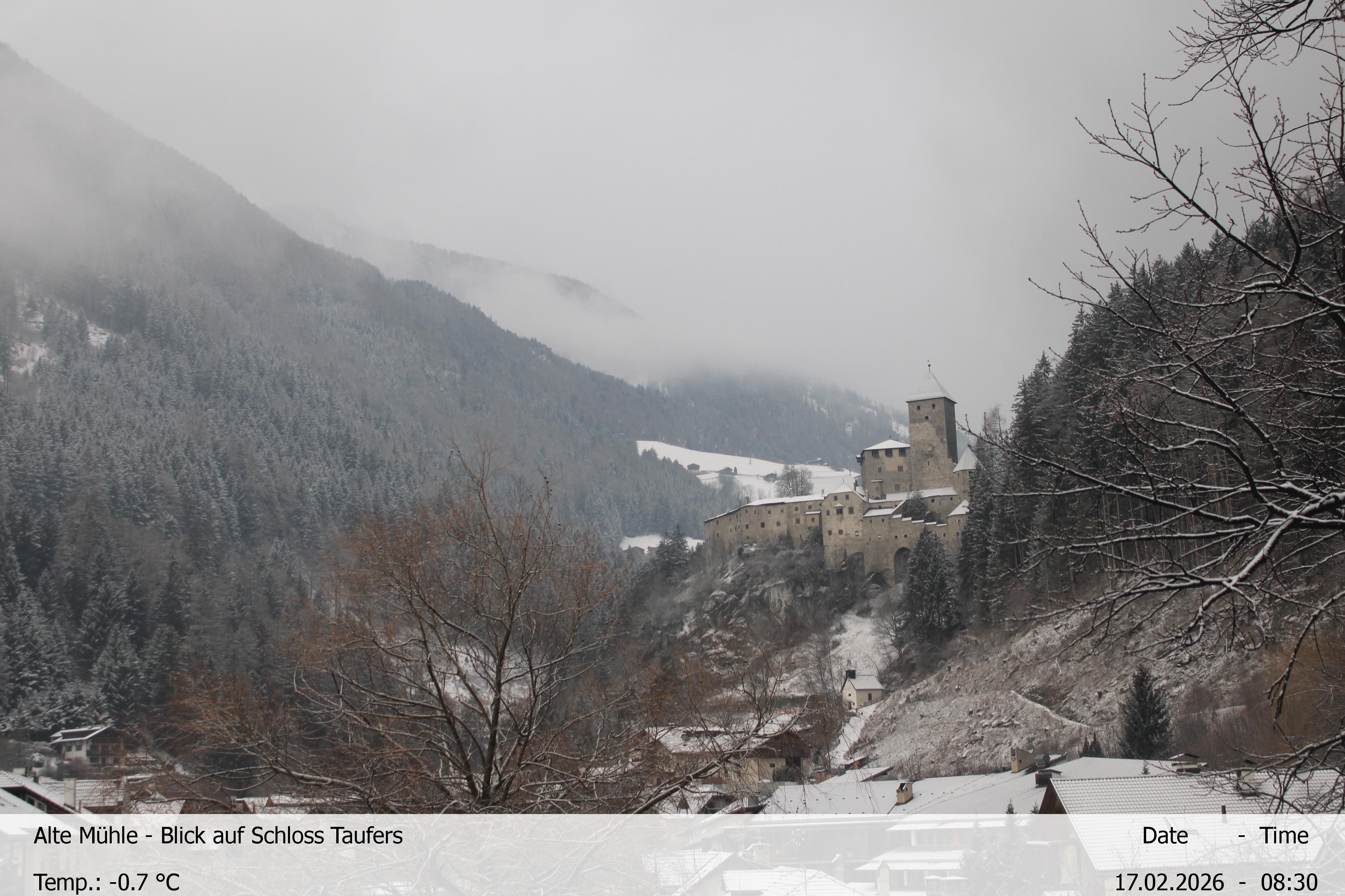 Archiv Foto Webcam Blick Richtung Schloss Taufers in Südtirol