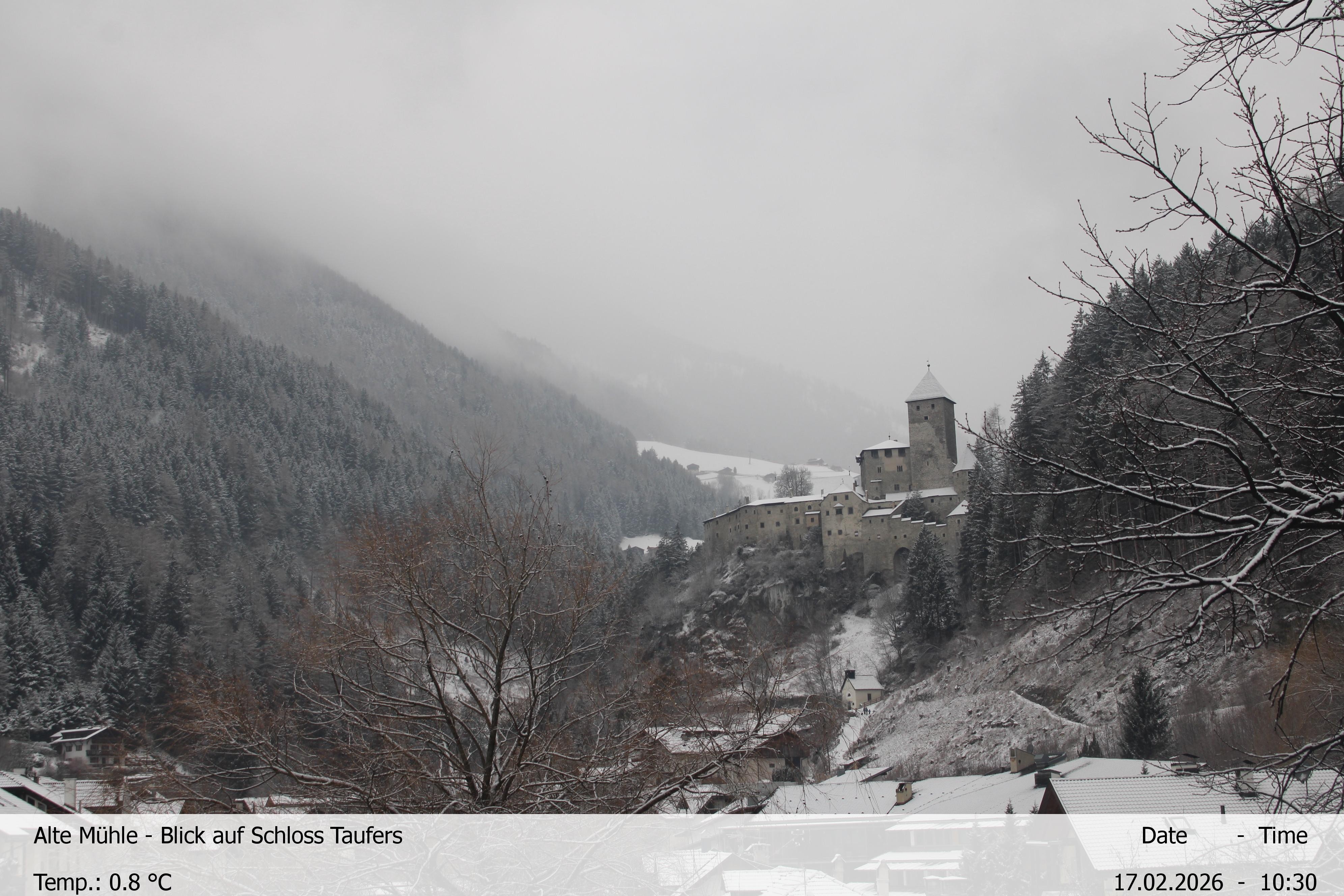 Archiv Foto Webcam Blick Richtung Schloss Taufers in Südtirol