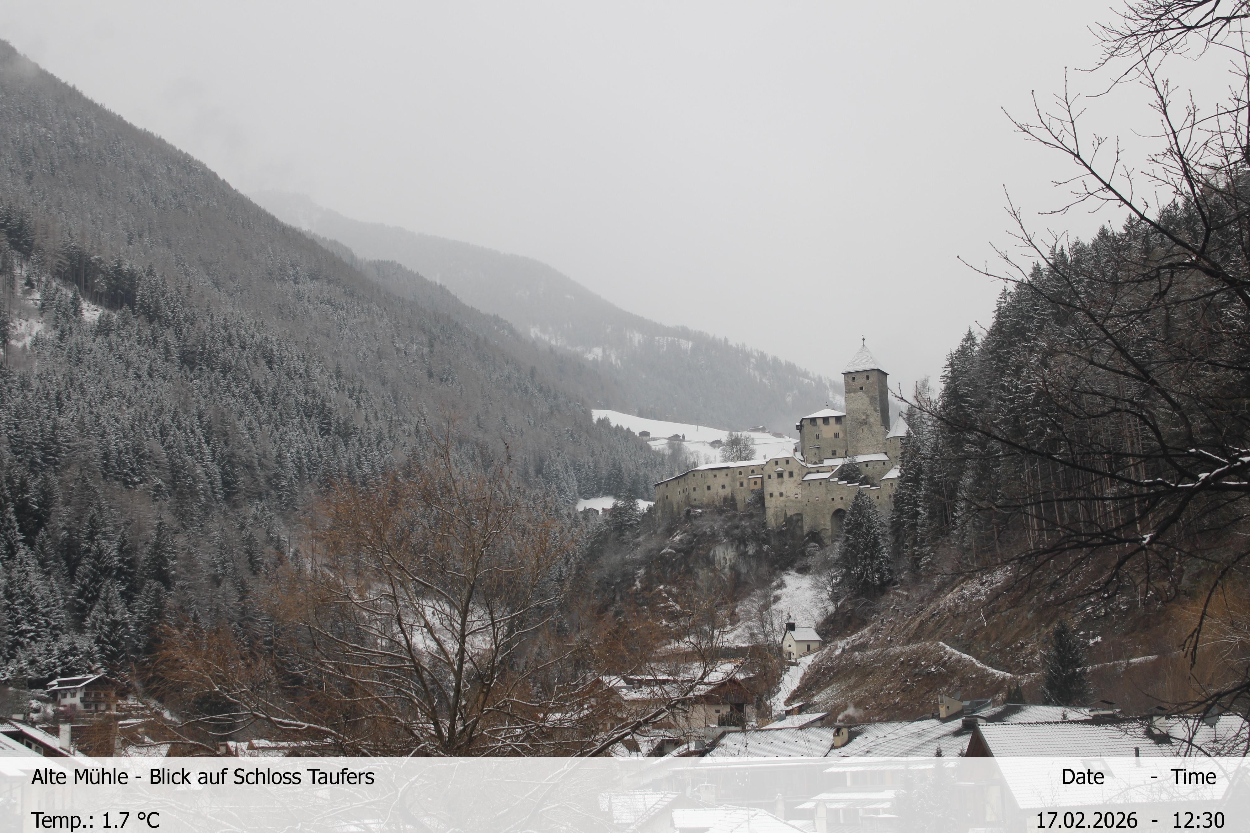 Archiv Foto Webcam Blick Richtung Schloss Taufers in Südtirol