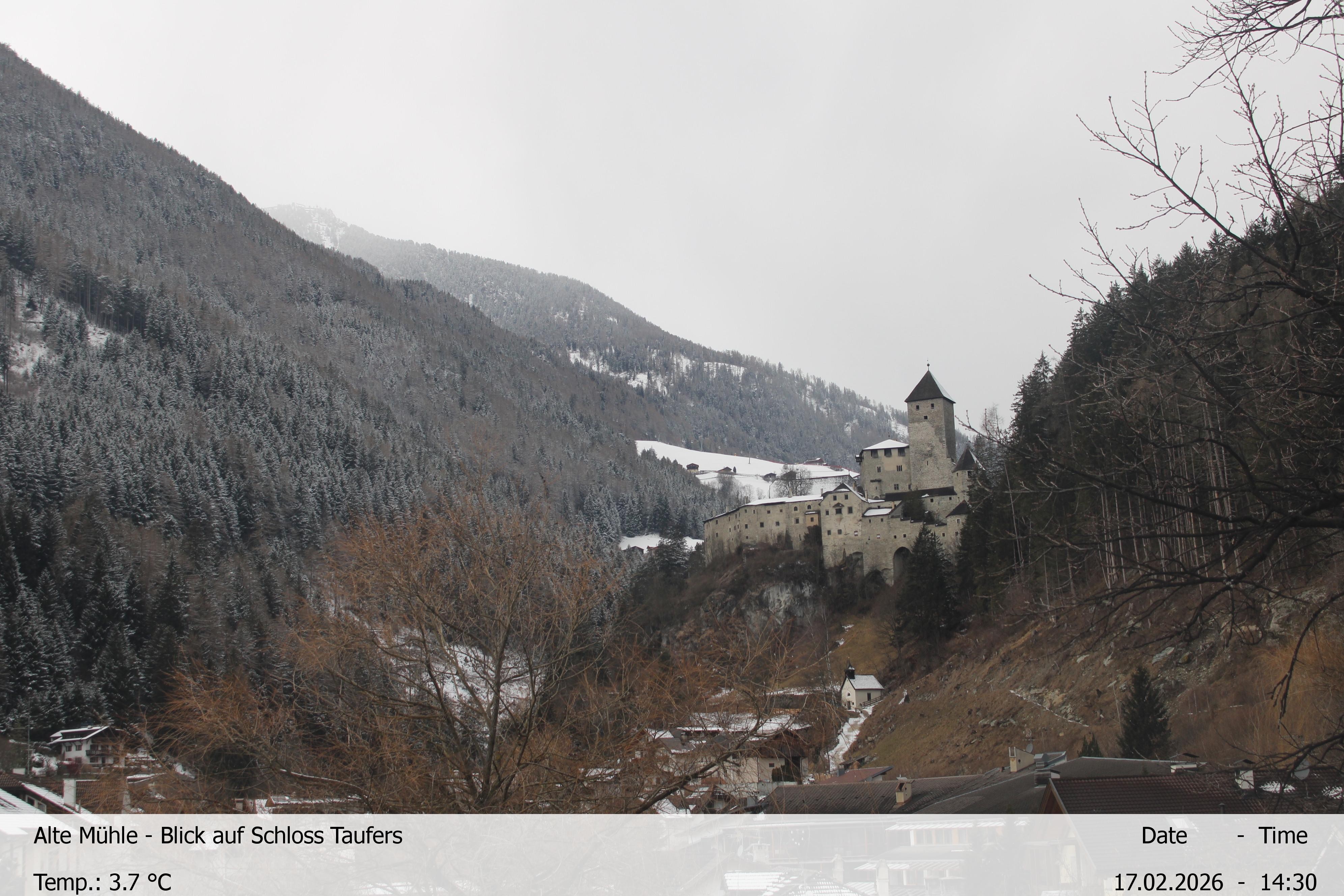 Archiv Foto Webcam Blick Richtung Schloss Taufers in Südtirol