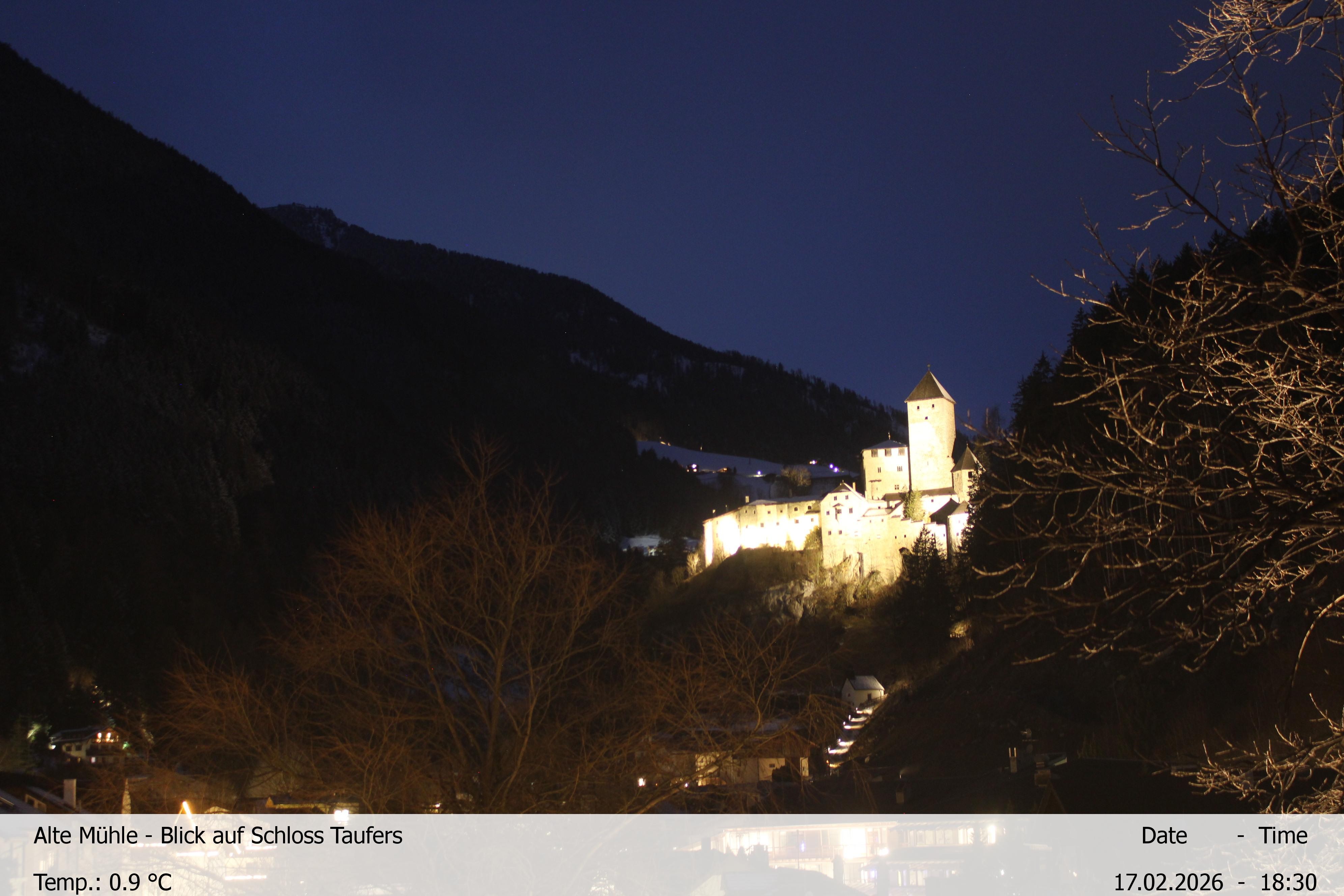 Archiv Foto Webcam Blick Richtung Schloss Taufers in Südtirol
