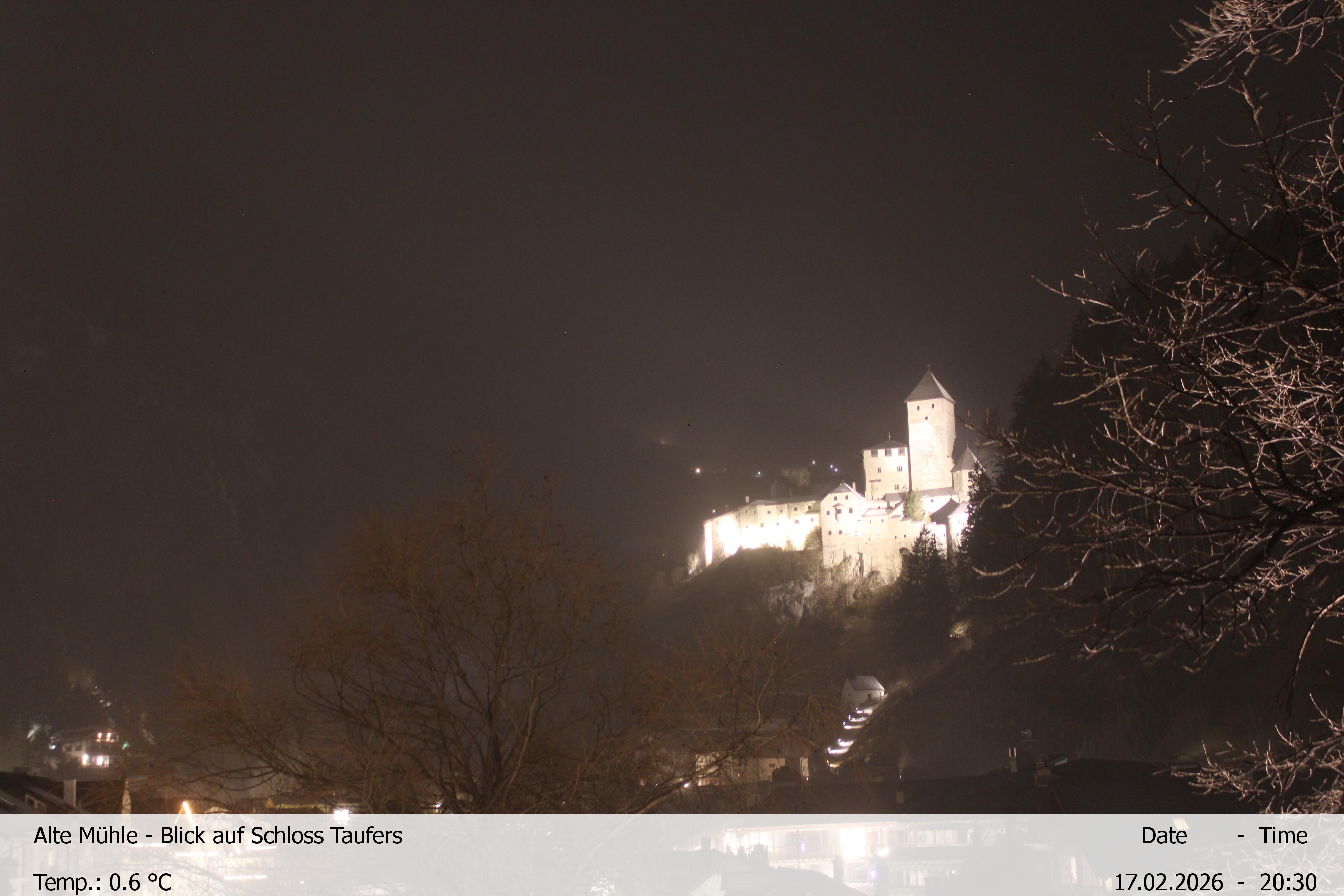 Archiv Foto Webcam Blick Richtung Schloss Taufers in Südtirol