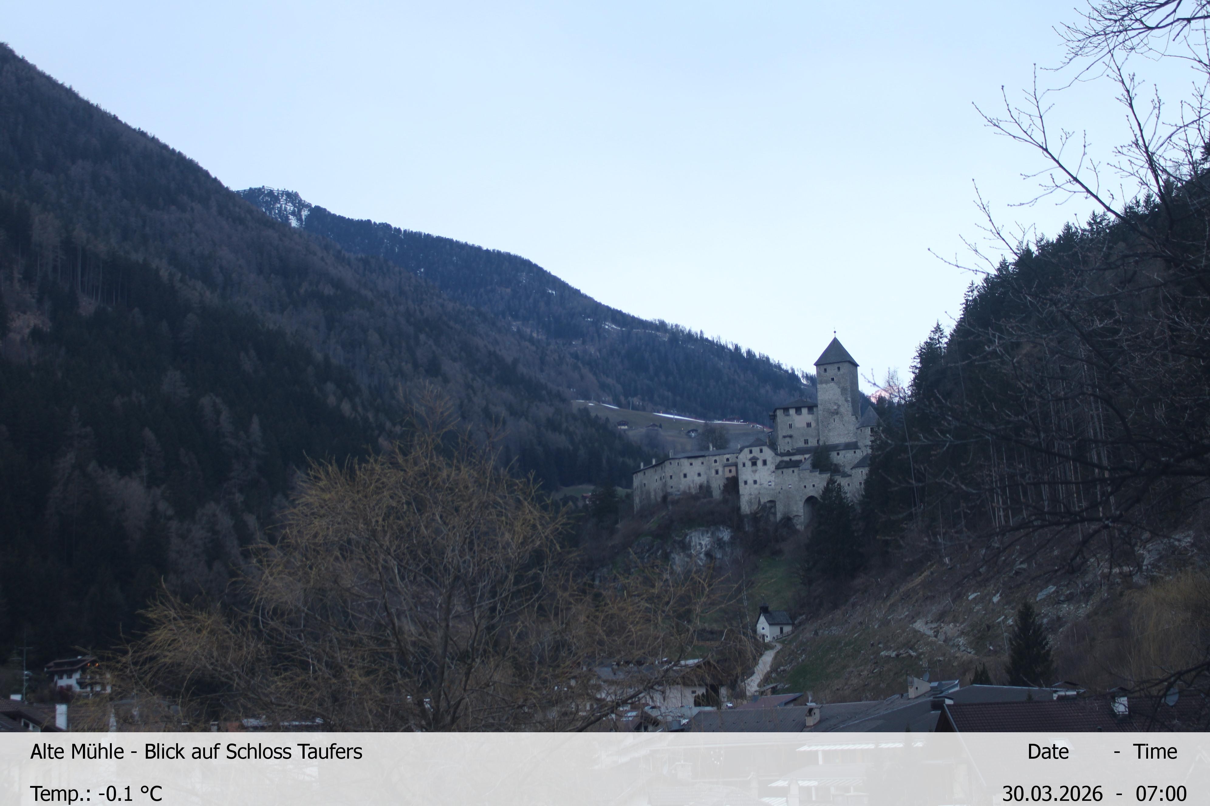 Archiv Foto Webcam Blick Richtung Schloss Taufers in Südtirol